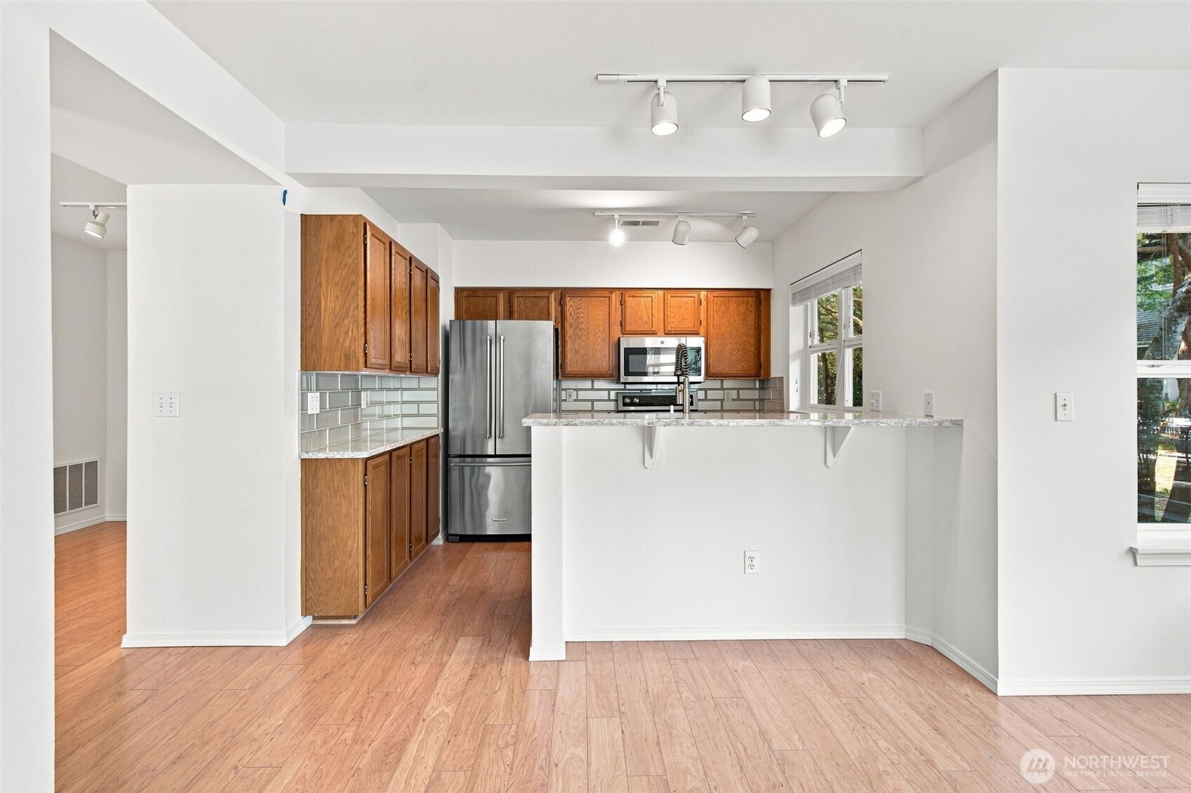 5601 N Grove Drive Property Photo 13