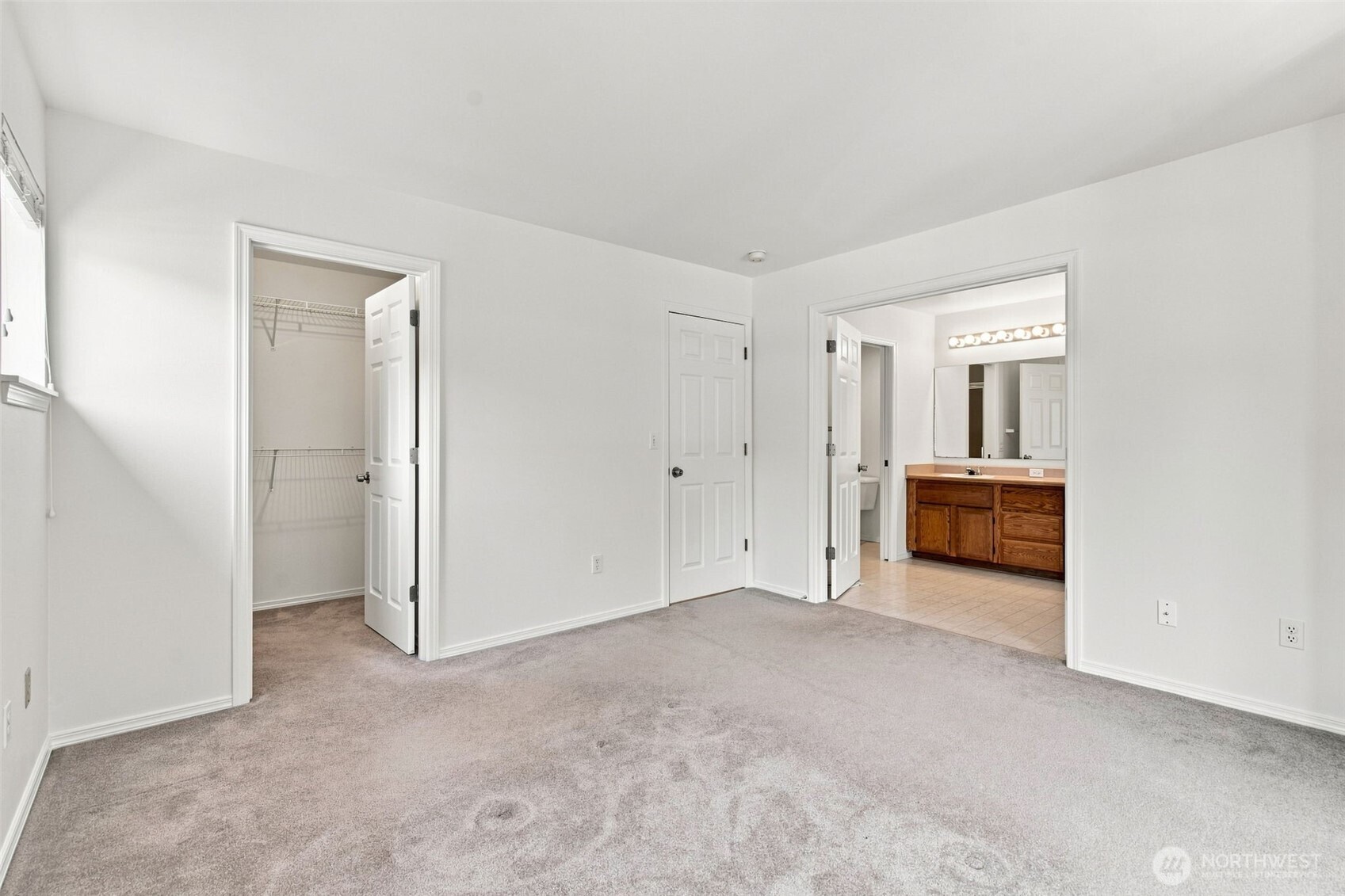 5601 N Grove Drive Property Photo 23
