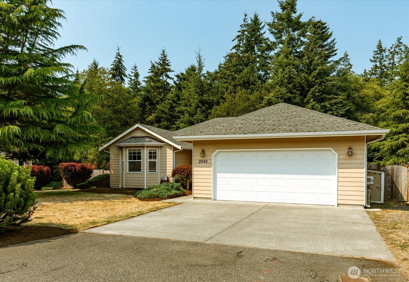 2042 Doe Drive Property Photo 2