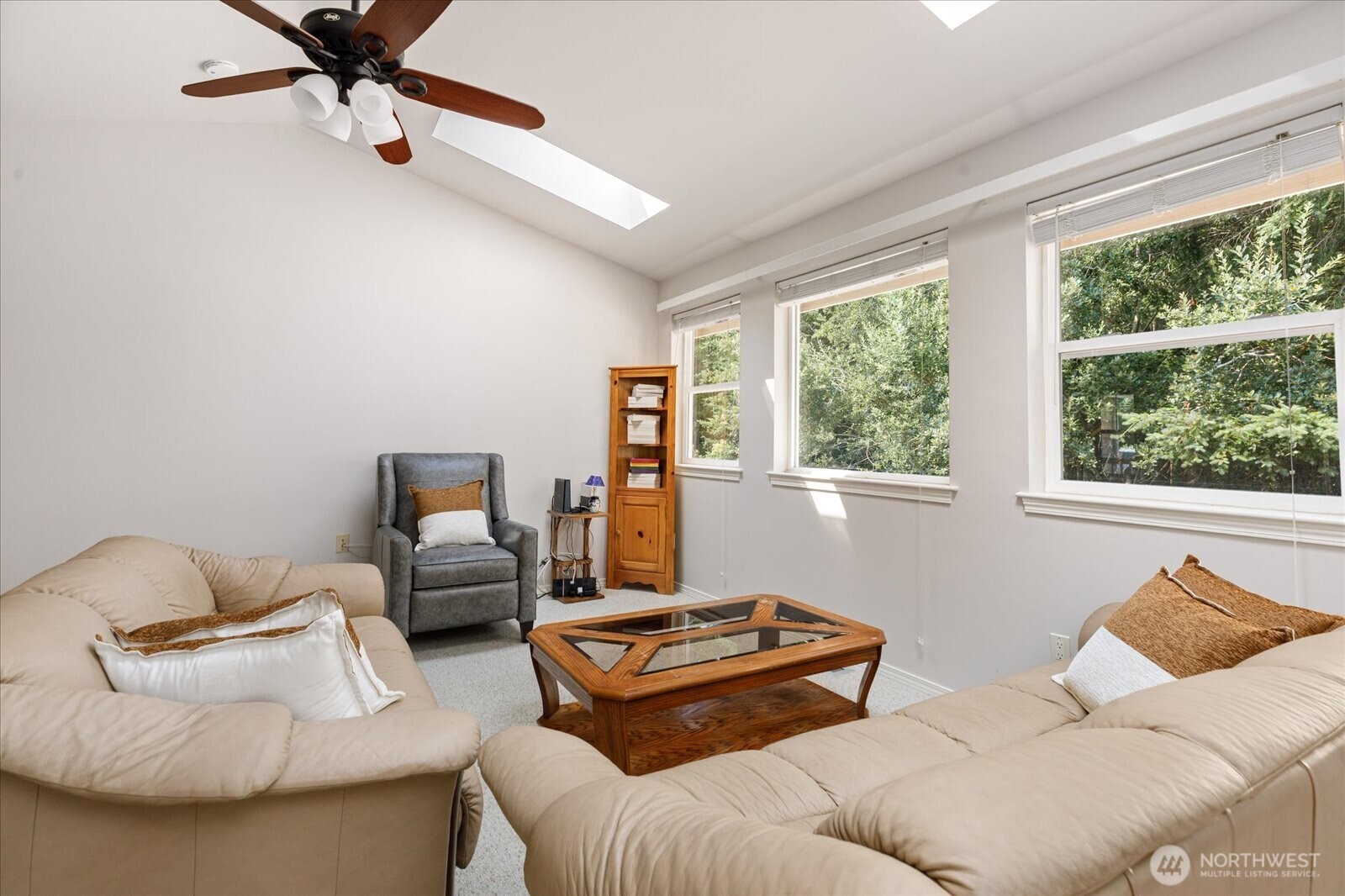 2042 Doe Drive Property Photo 4