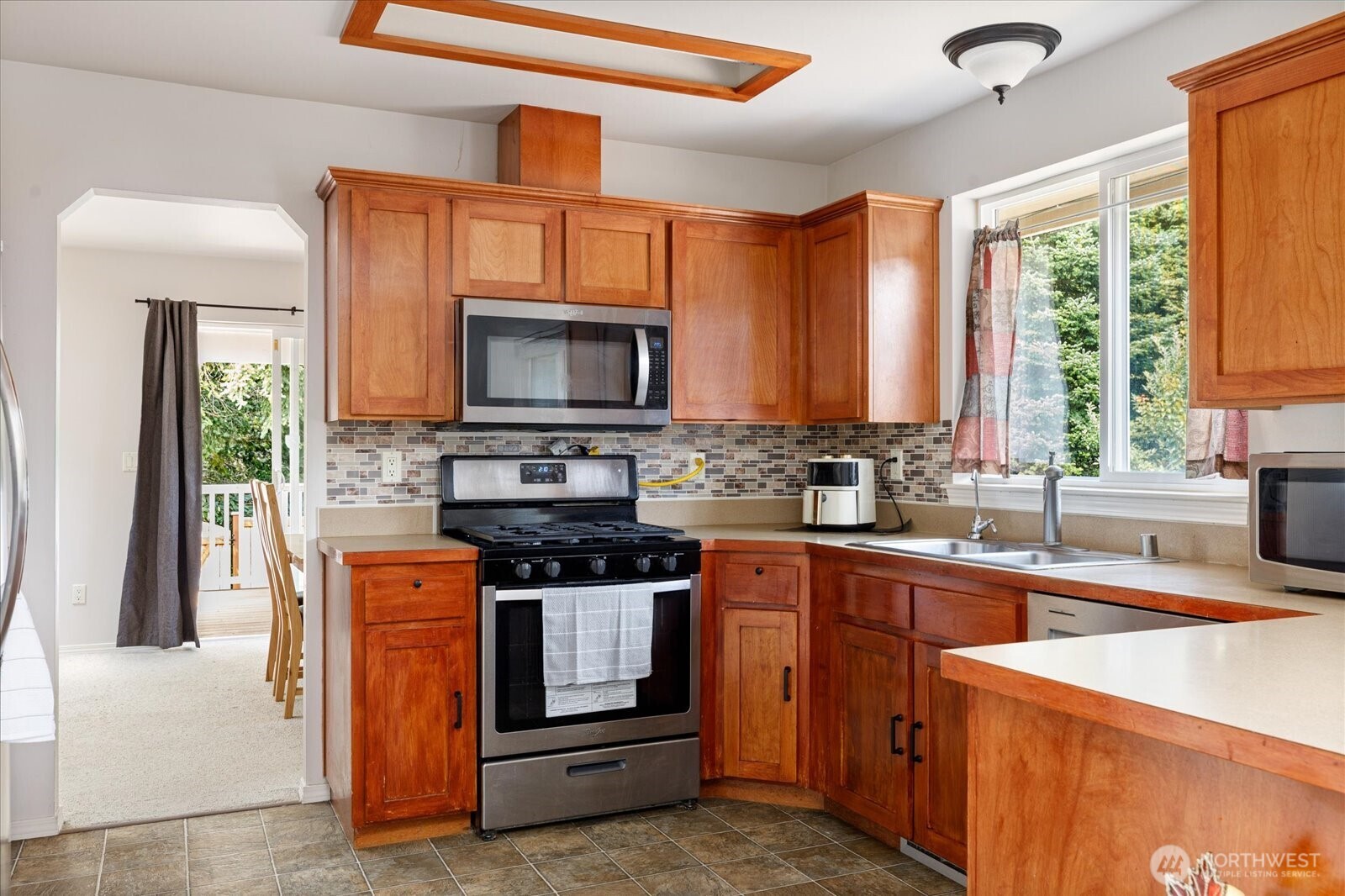 2042 Doe Drive Property Photo 8