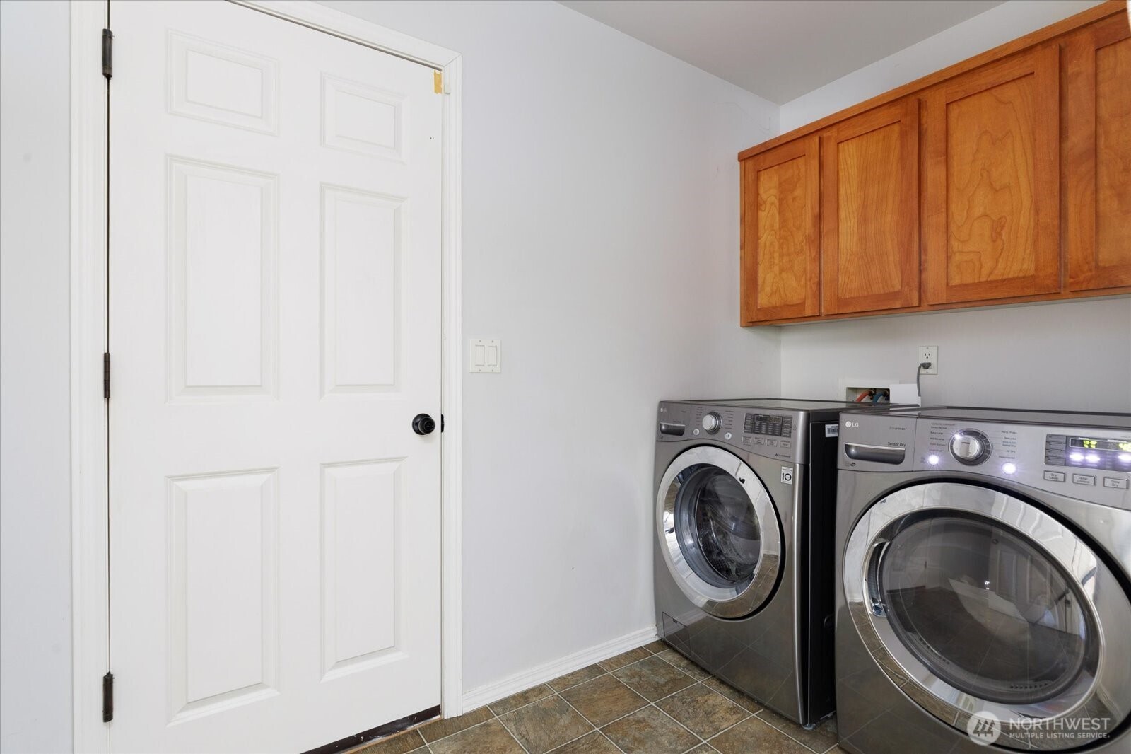 2042 Doe Drive Property Photo 12