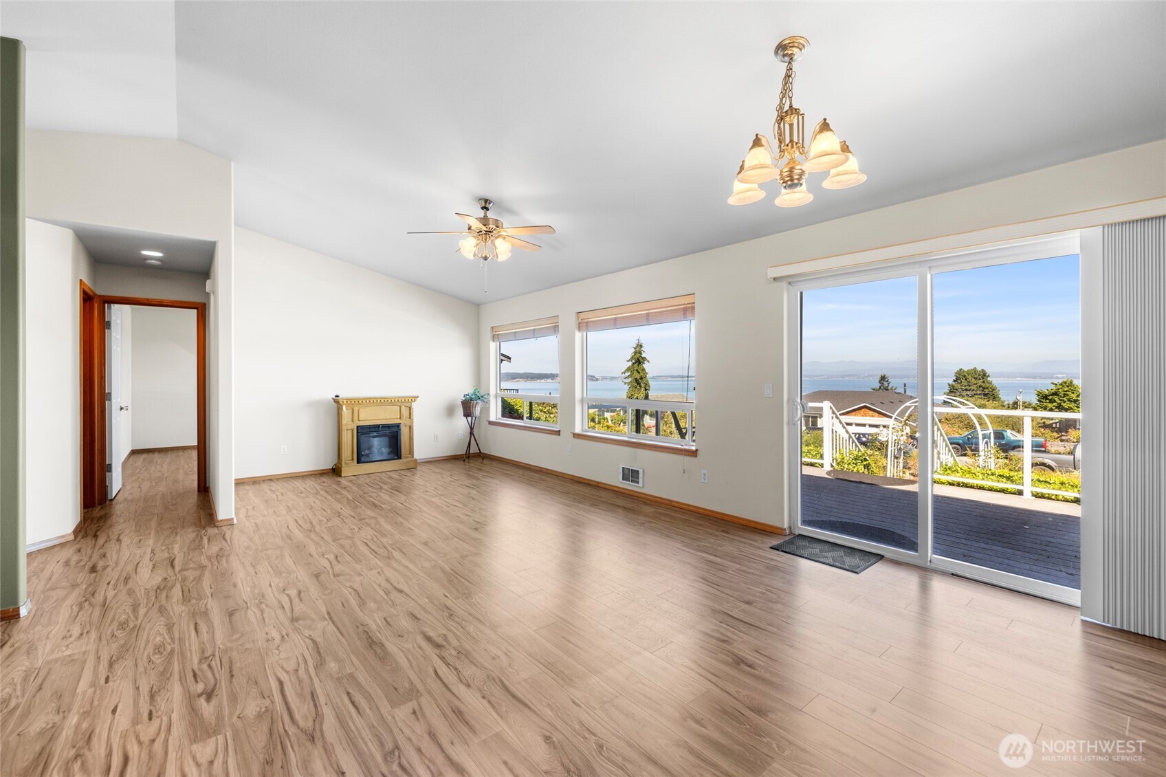 1500 Carol Street Property Photo 6