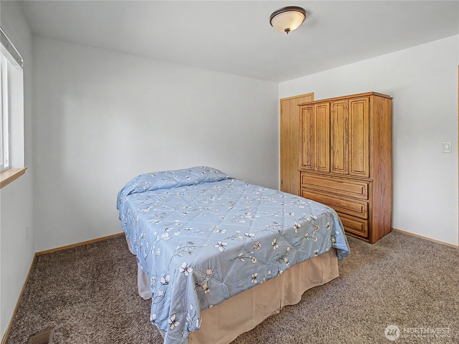 11004 209th Avenue Property Photo 21