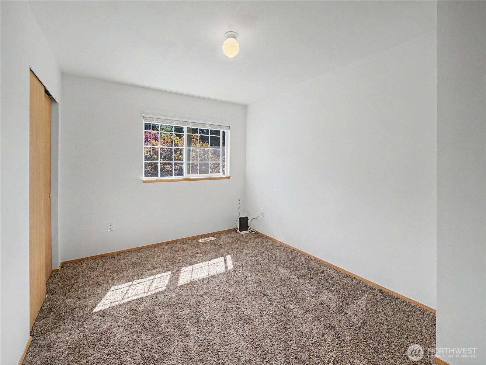 11004 209th Avenue Property Photo 23