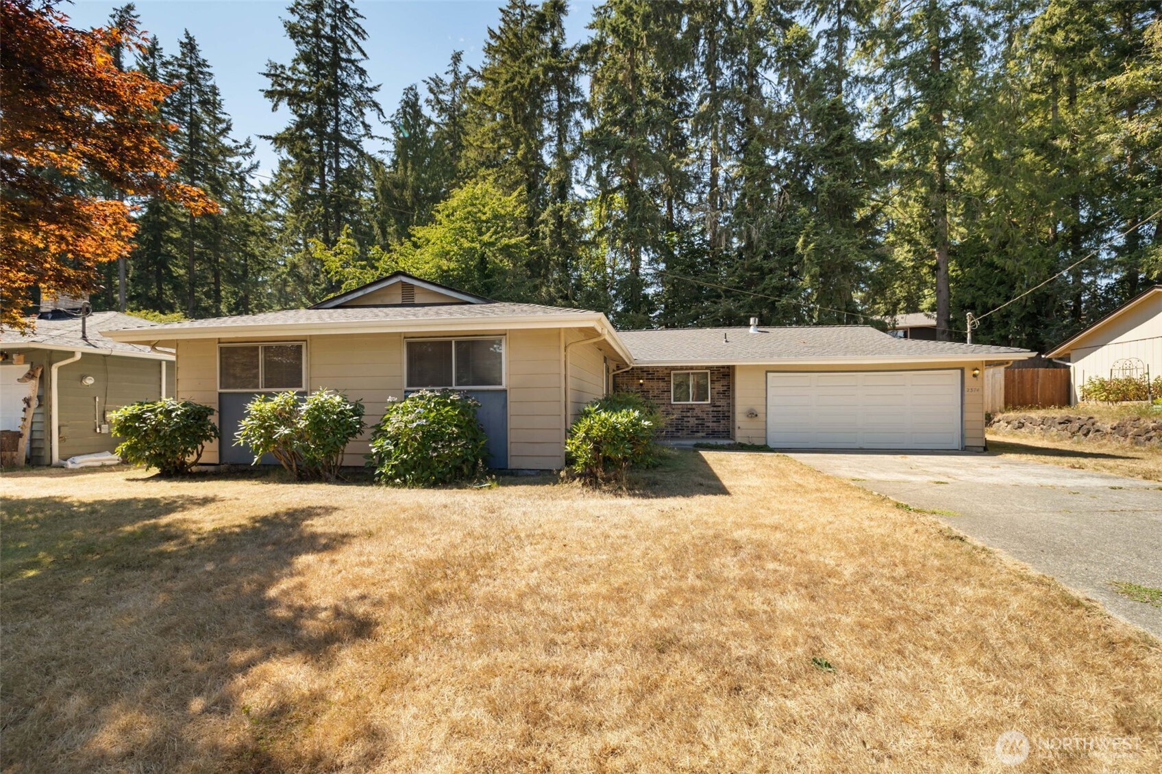 2374 S Flower Avenue Property Photo 2