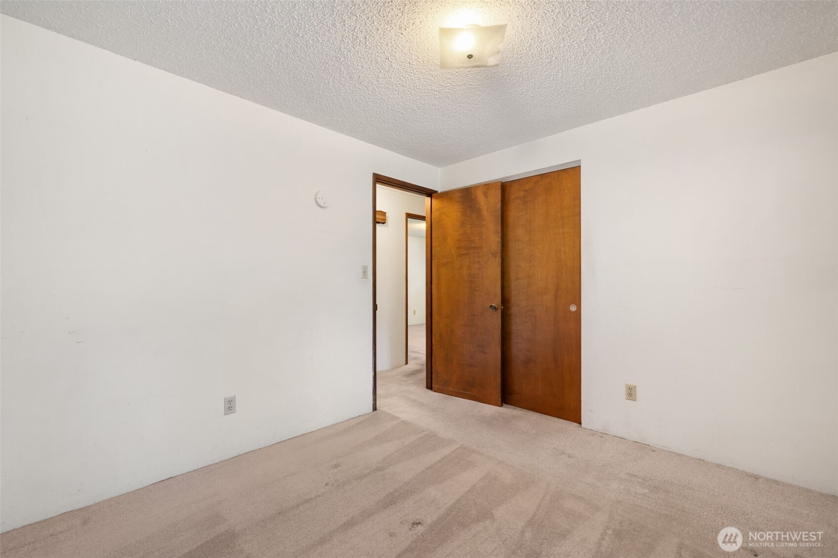 2374 S Flower Avenue Property Photo 14