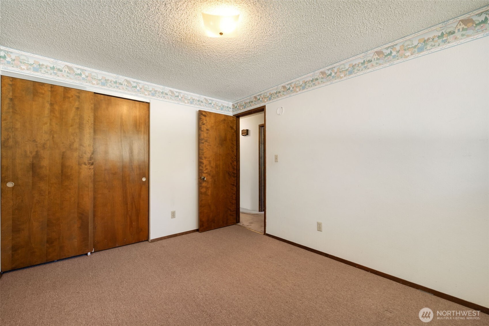 2374 S Flower Avenue Property Photo 20