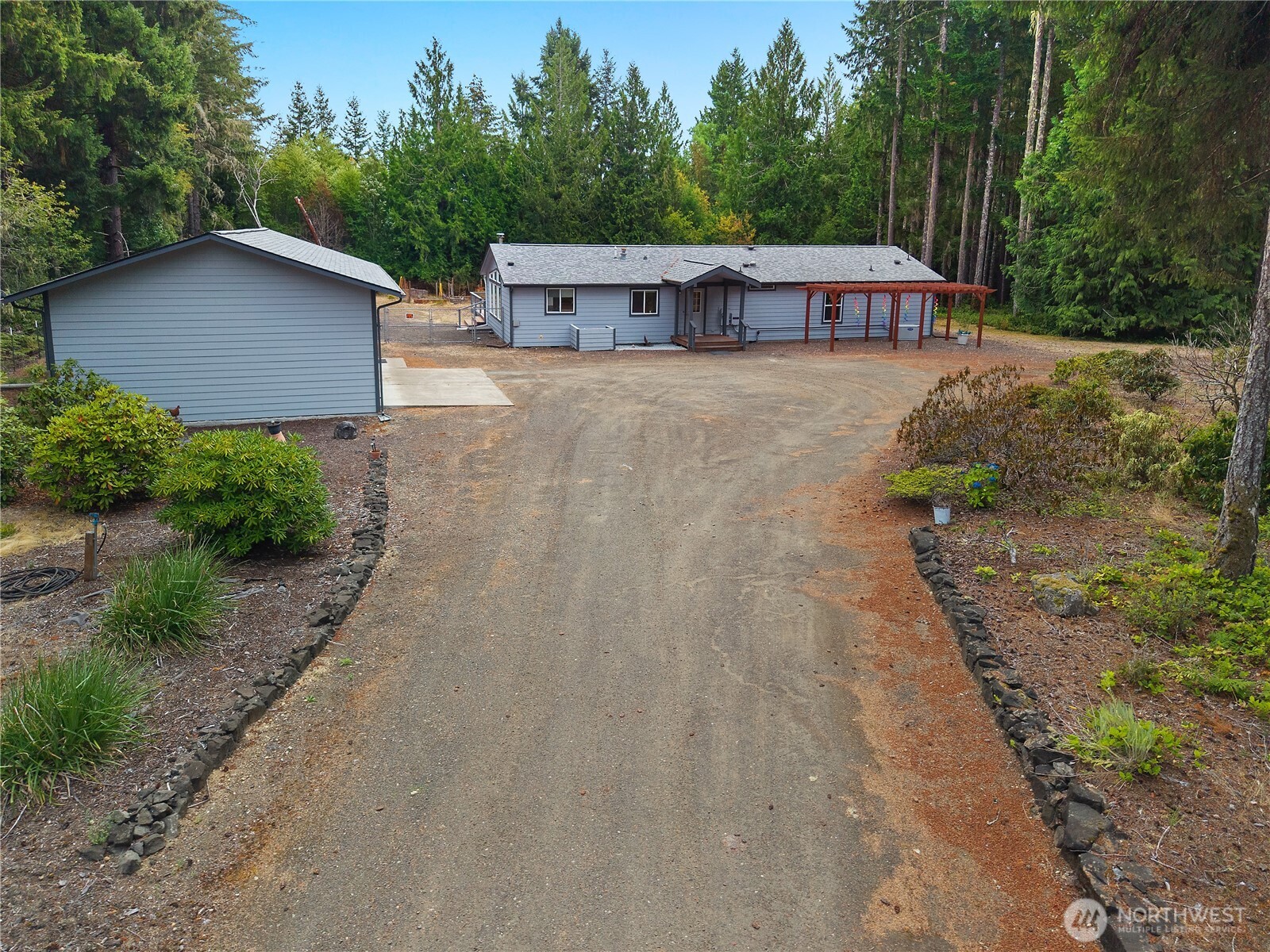 370 E Strong Road Property Photo 1