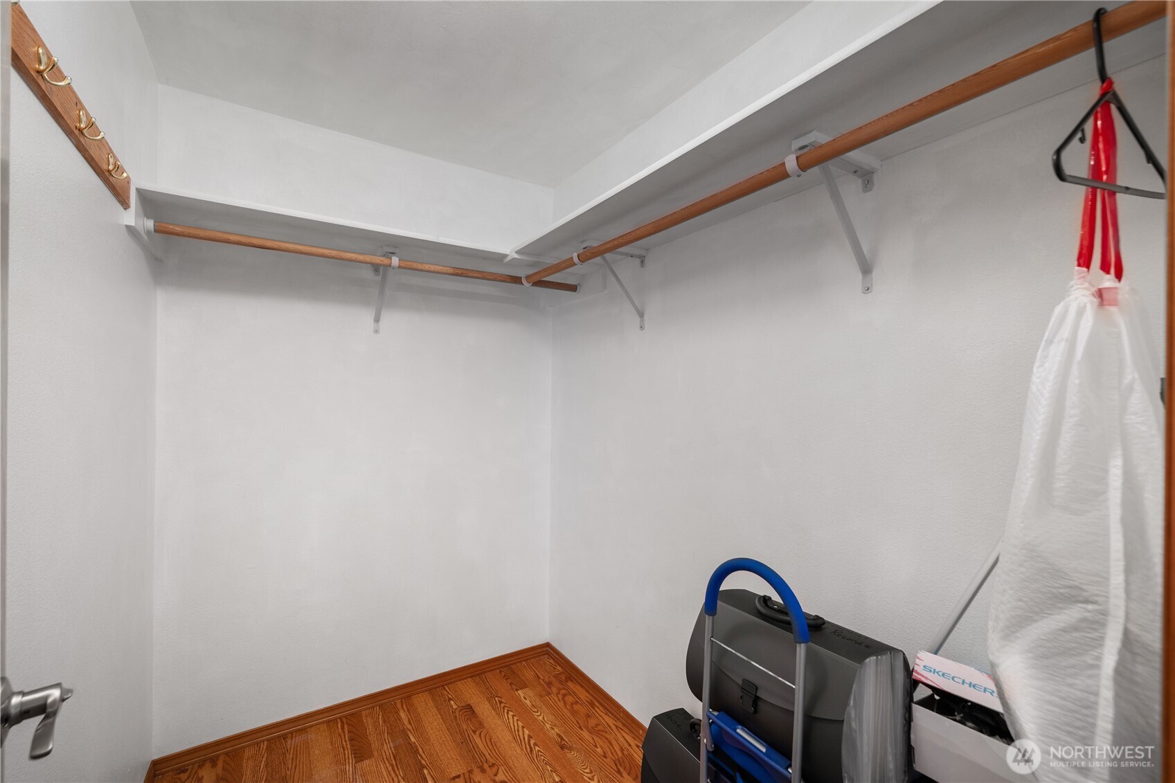 370 E Strong Road Property Photo 19