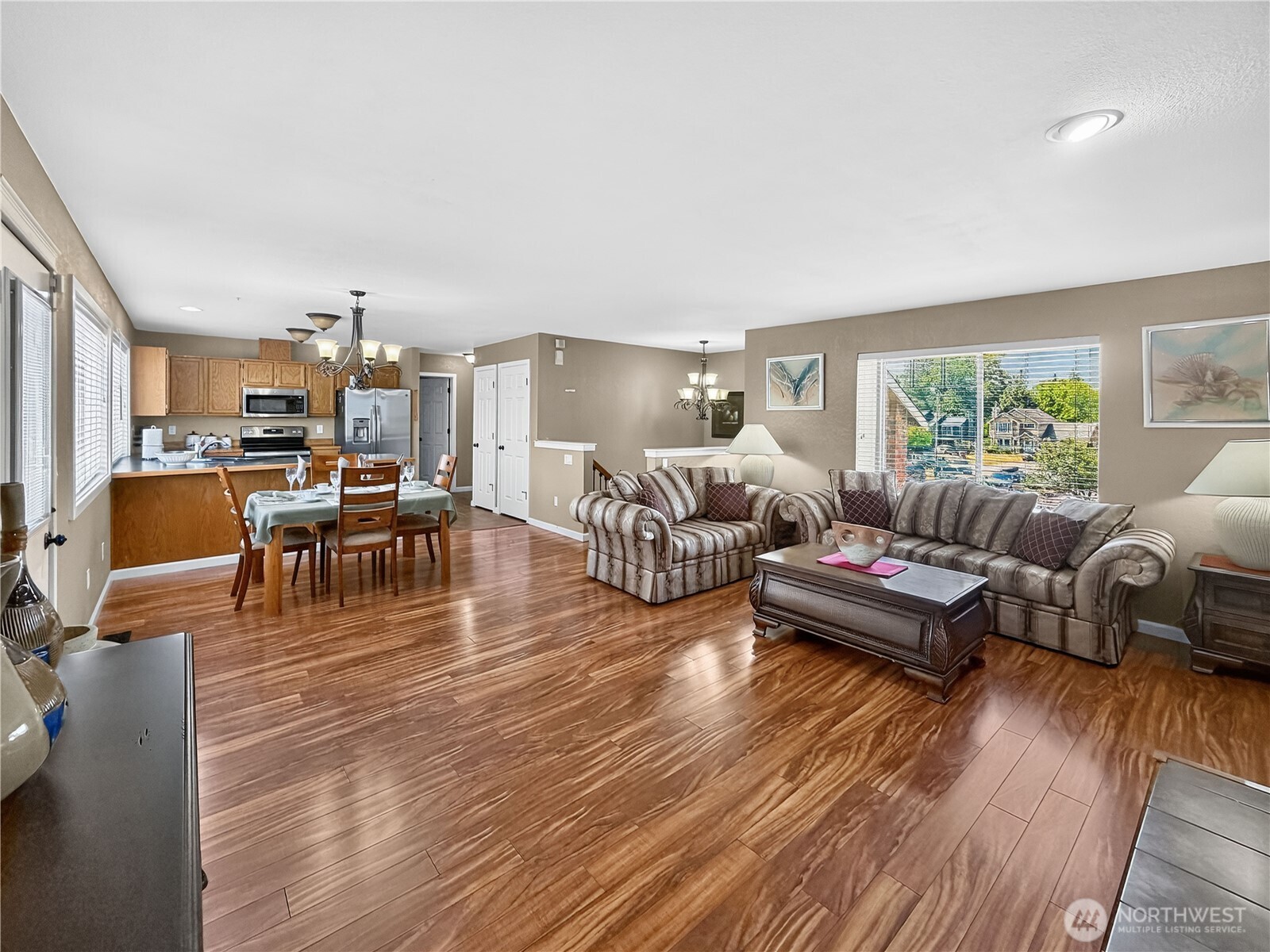 5319 E E Street Property Photo 5