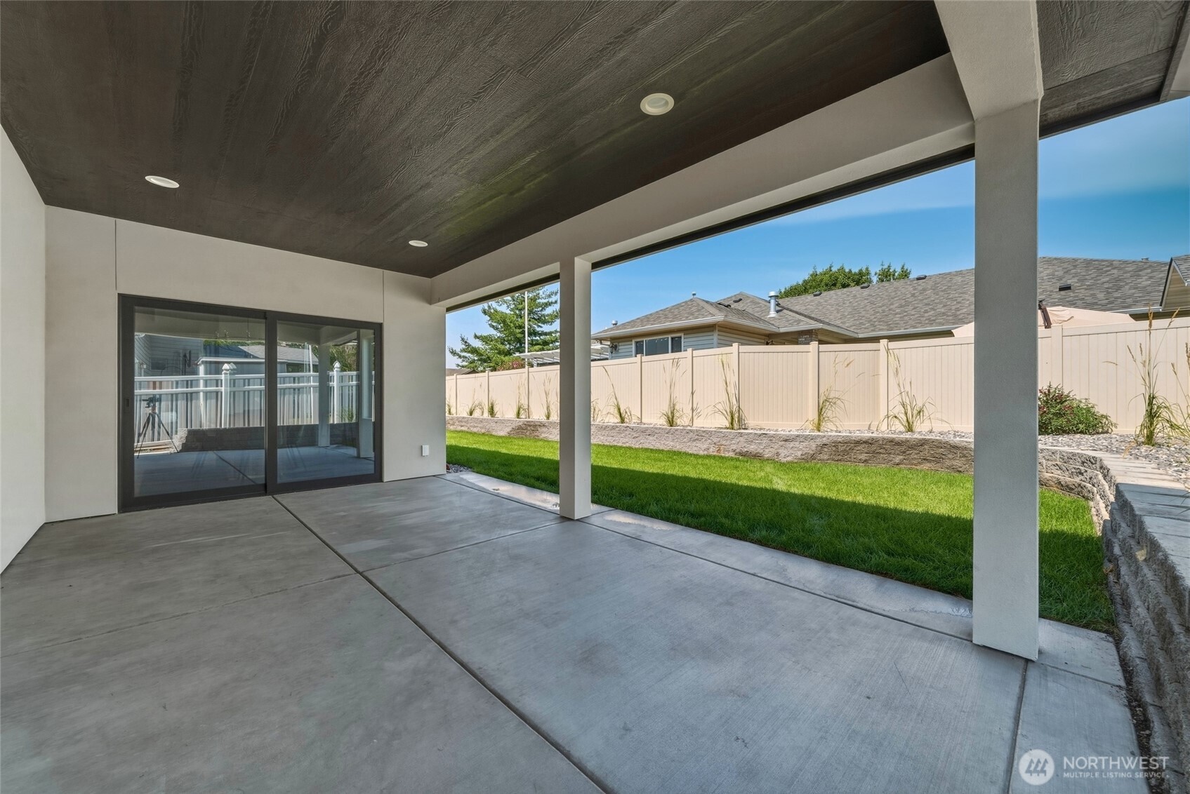 35 Parkwood Circle Property Photo 33