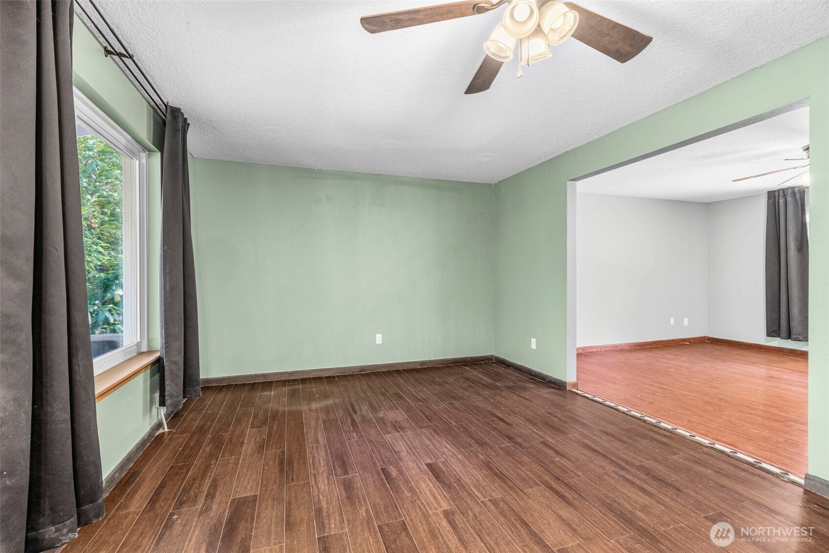 428 S 2nd Place Property Photo 5