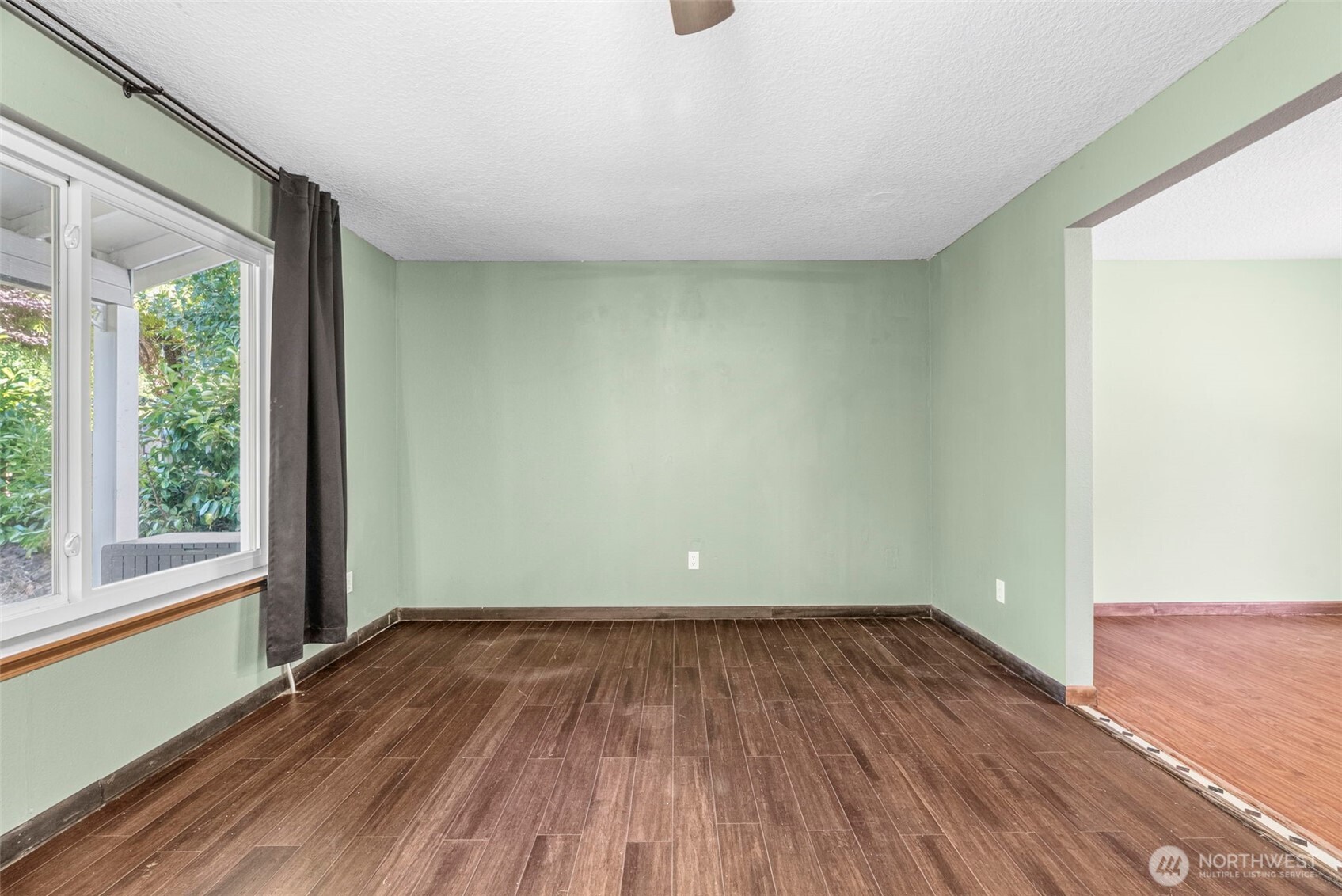 428 S 2nd Place Property Photo 6