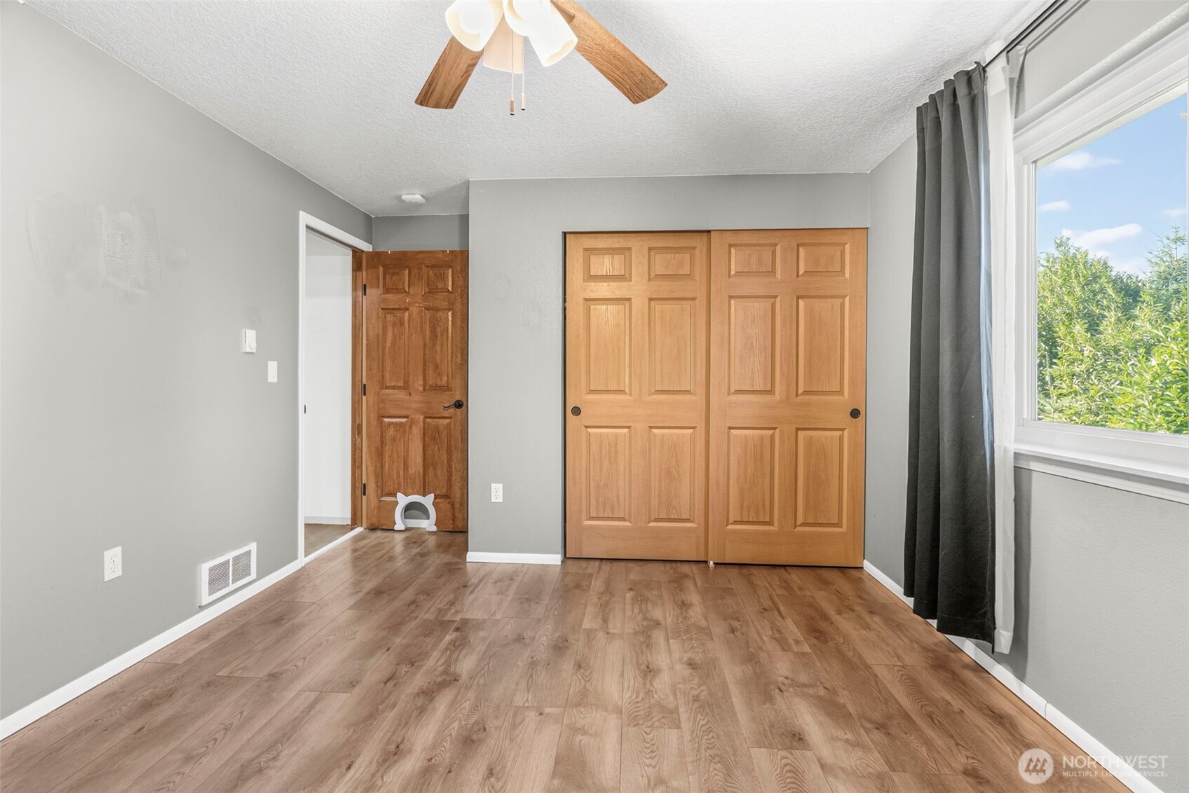 428 S 2nd Place Property Photo 19
