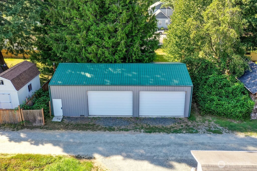 111 E 6th Street Property Photo 2