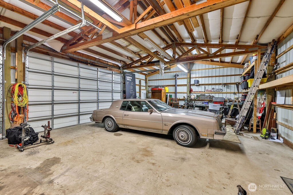 111 E 6th Street Property Photo 4