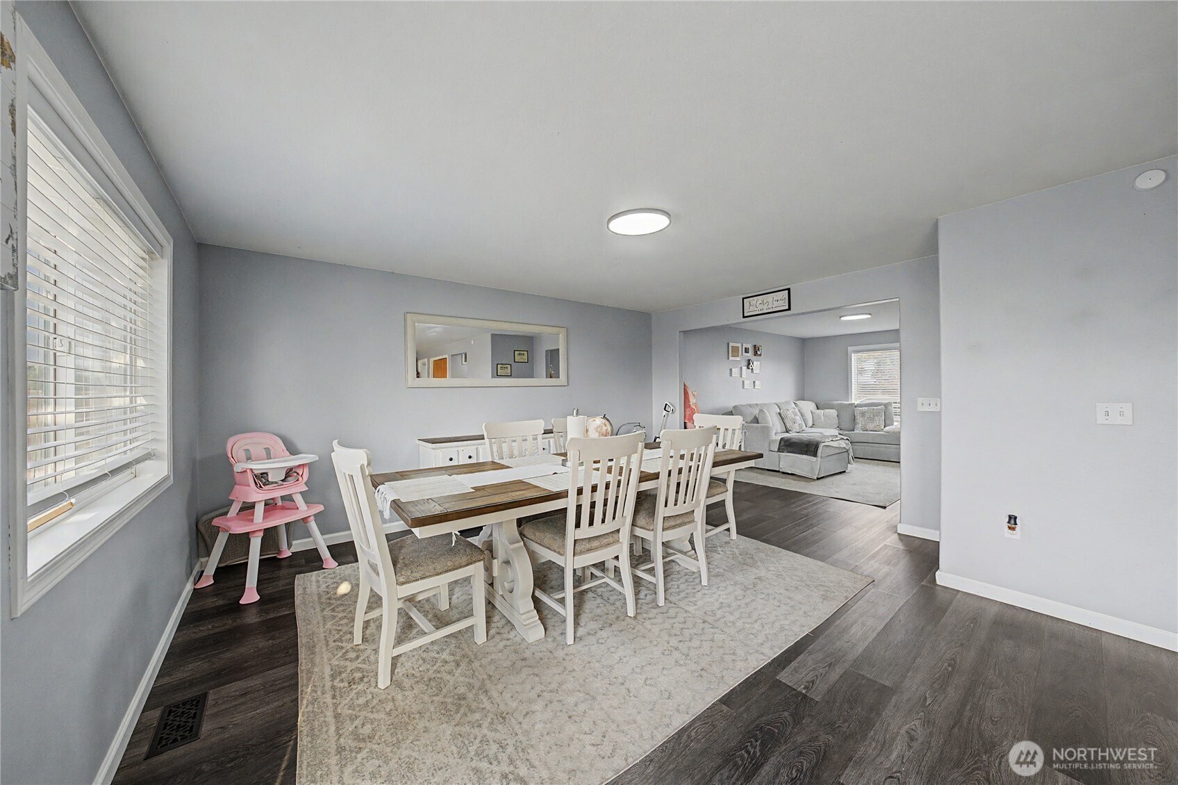 1737 W Mockingbird Street Property Photo 8