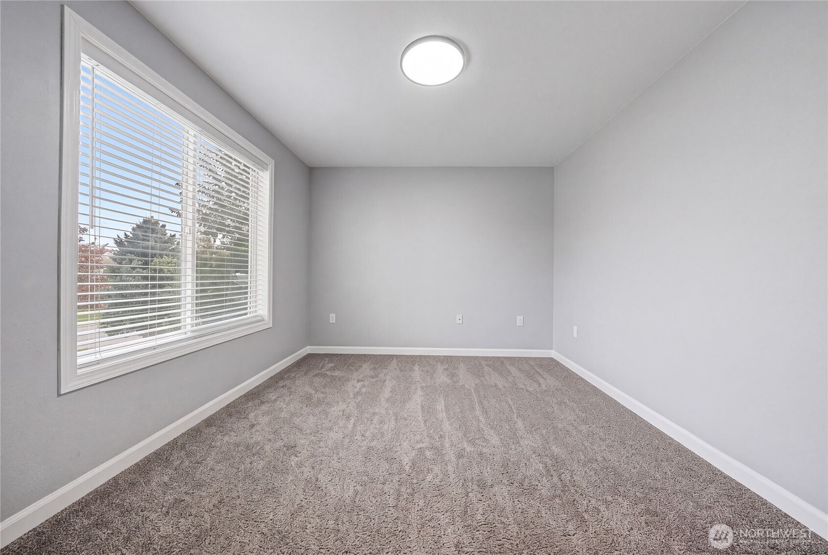1737 W Mockingbird Street Property Photo 16