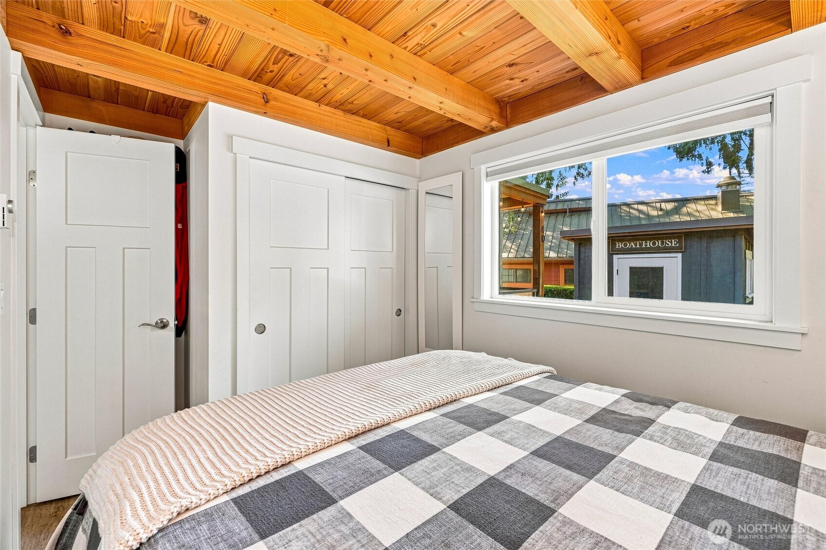 990 S Lake Whatcom Boulevard 40 Property Photo 16