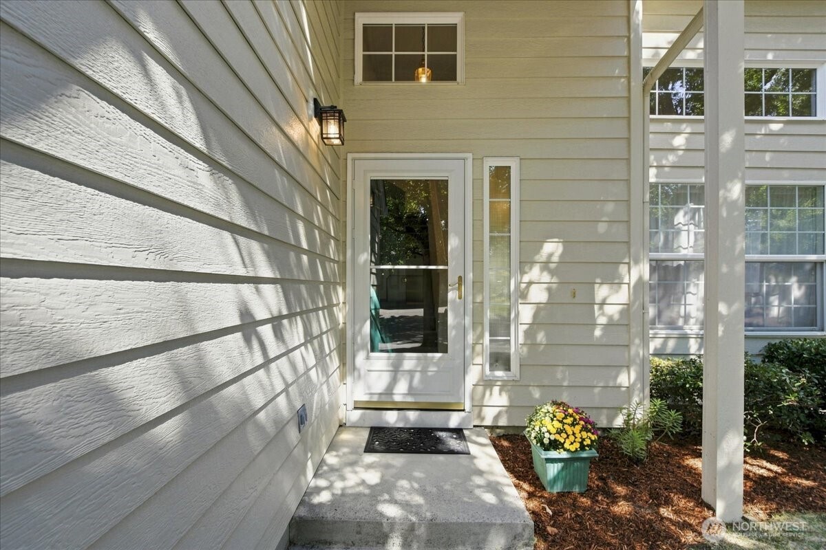 17110 Se 18th St Property Photo 5