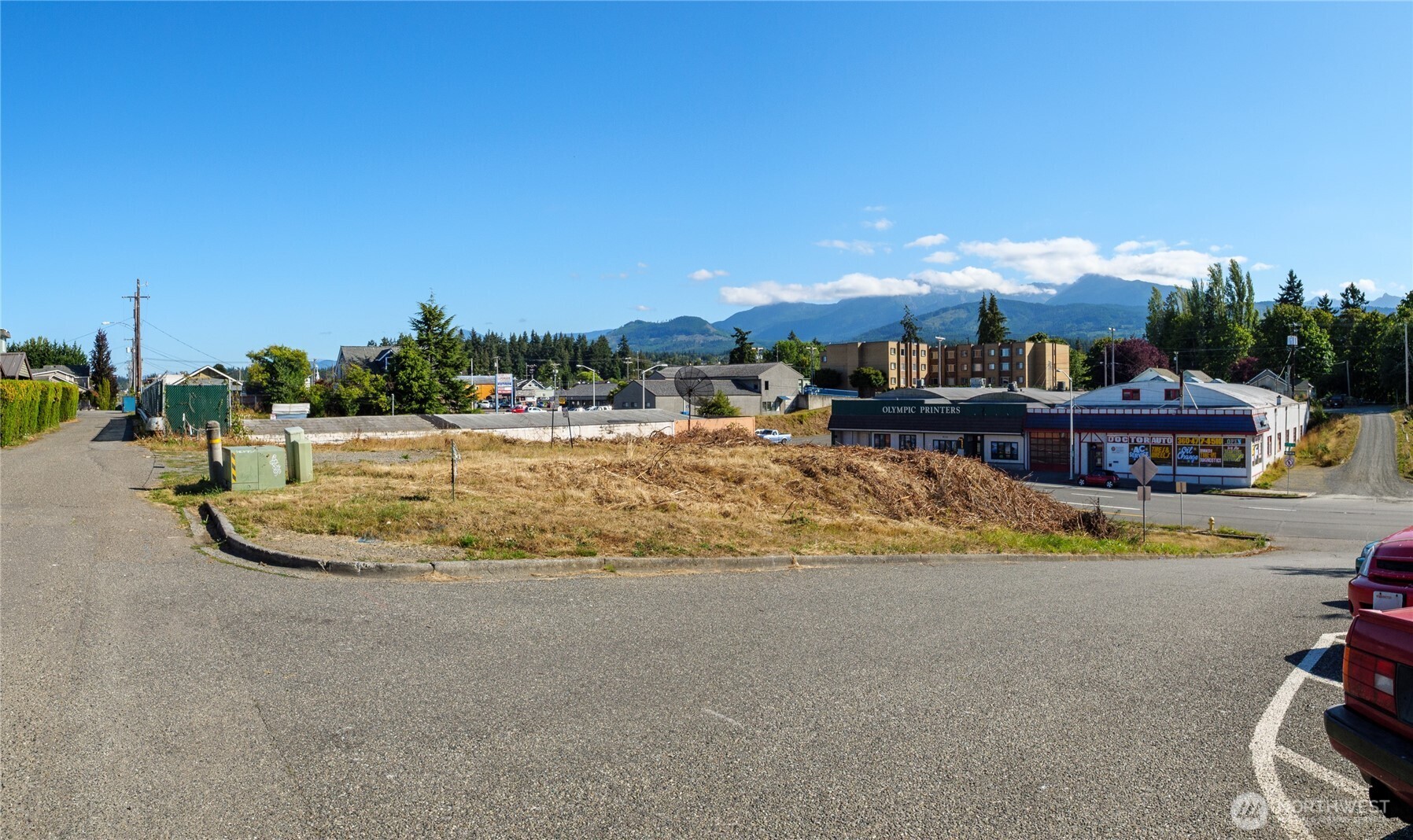 999 E 1st Street Property Photo 12