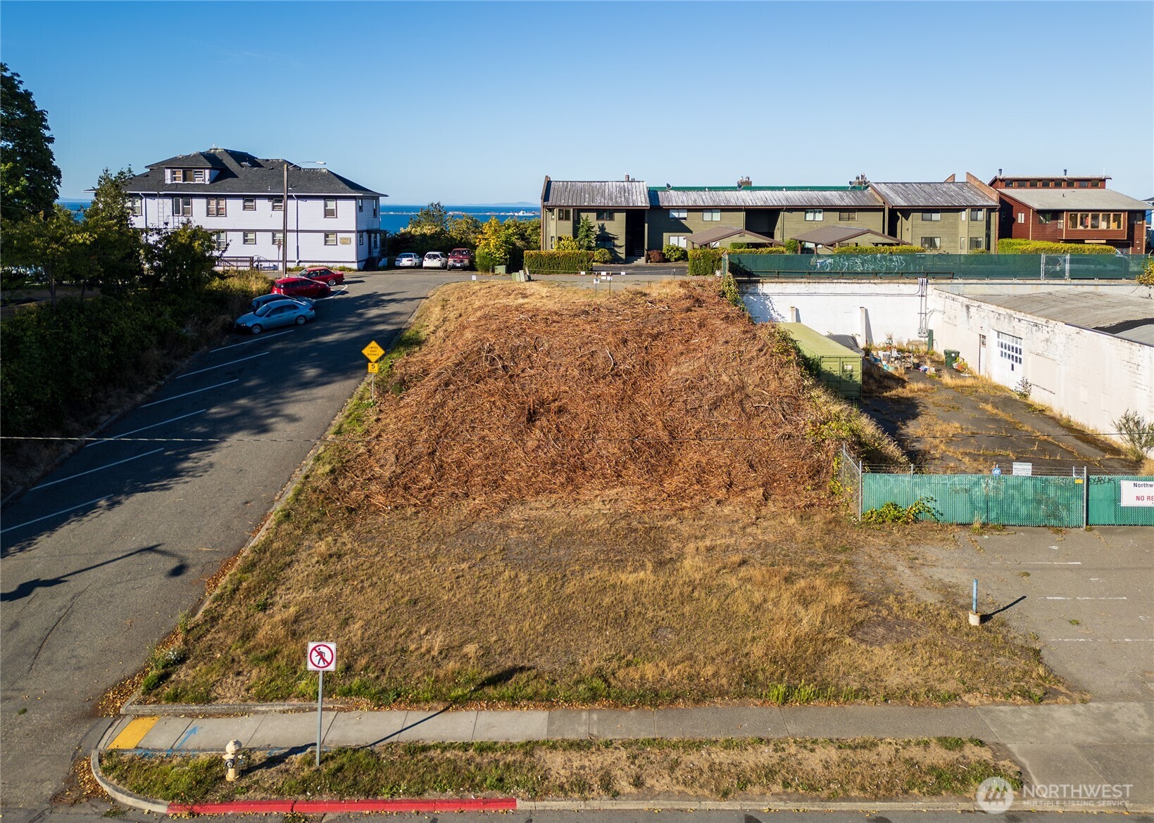 999 E 1st Street Property Photo 15