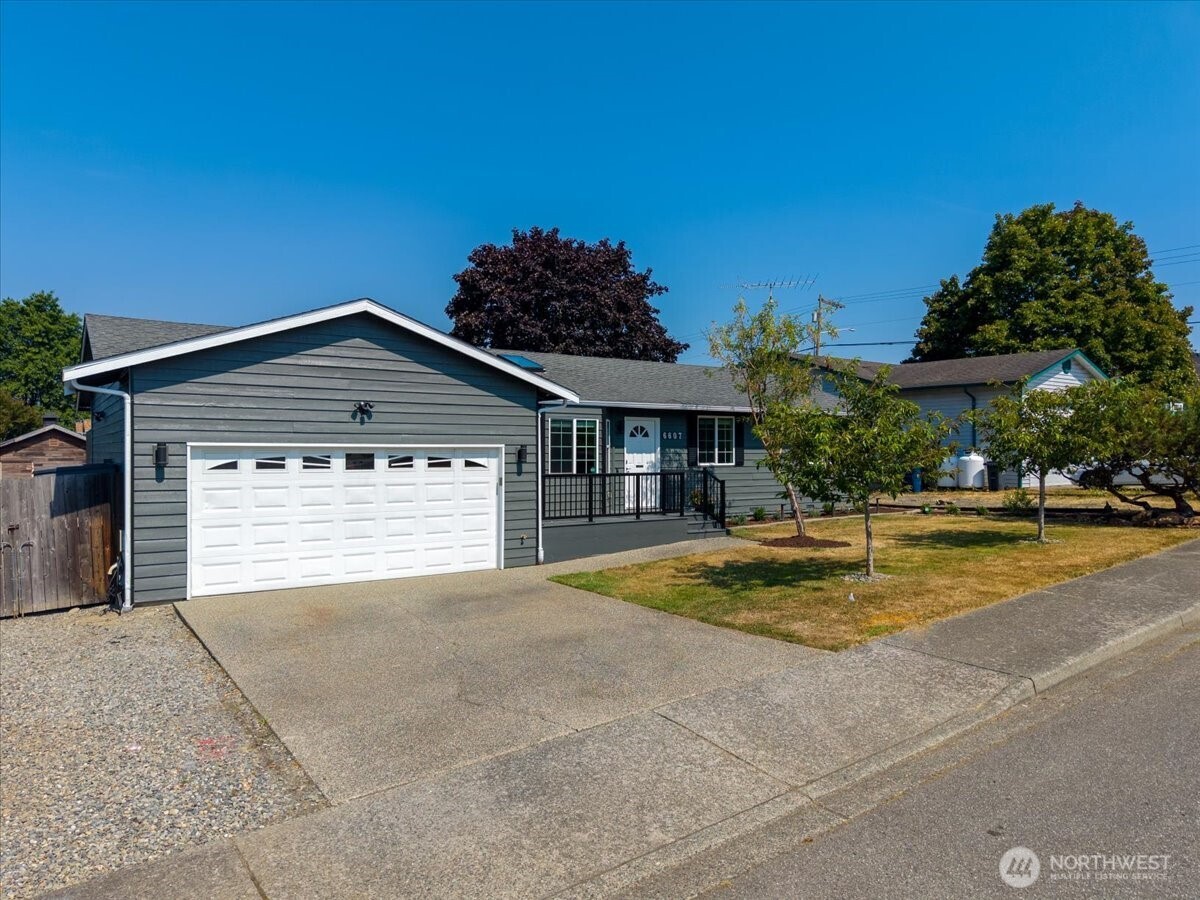 6607 69th Street Property Photo 4