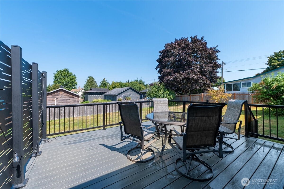 6607 69th Street Property Photo 25