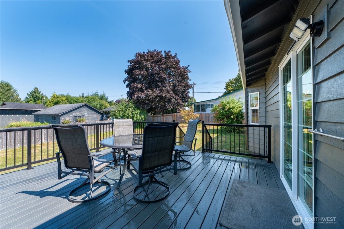 6607 69th Street Property Photo 26