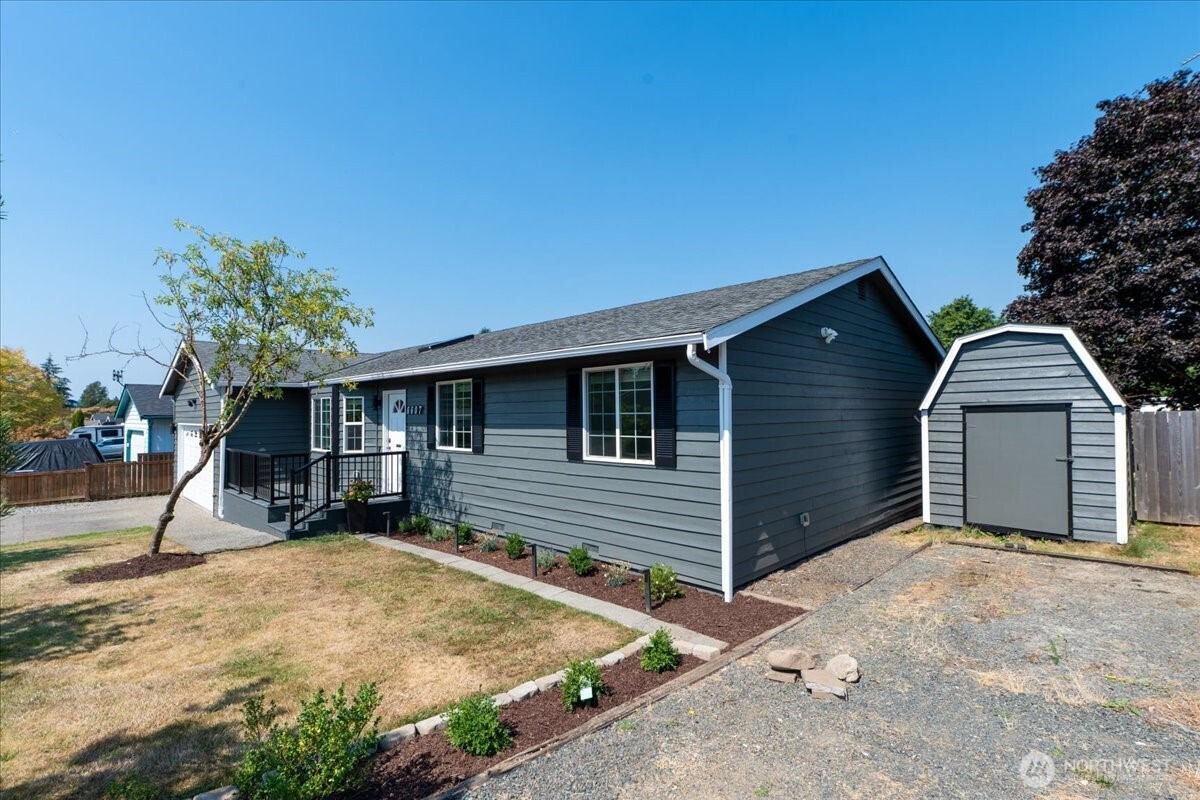 6607 69th Street Property Photo 33