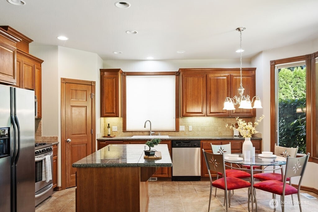 3706 Kinsale Lane Property Photo 11