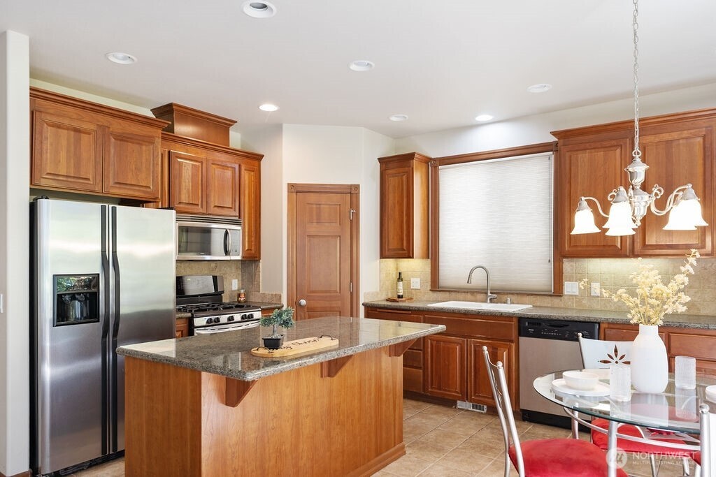 3706 Kinsale Lane Property Photo 12