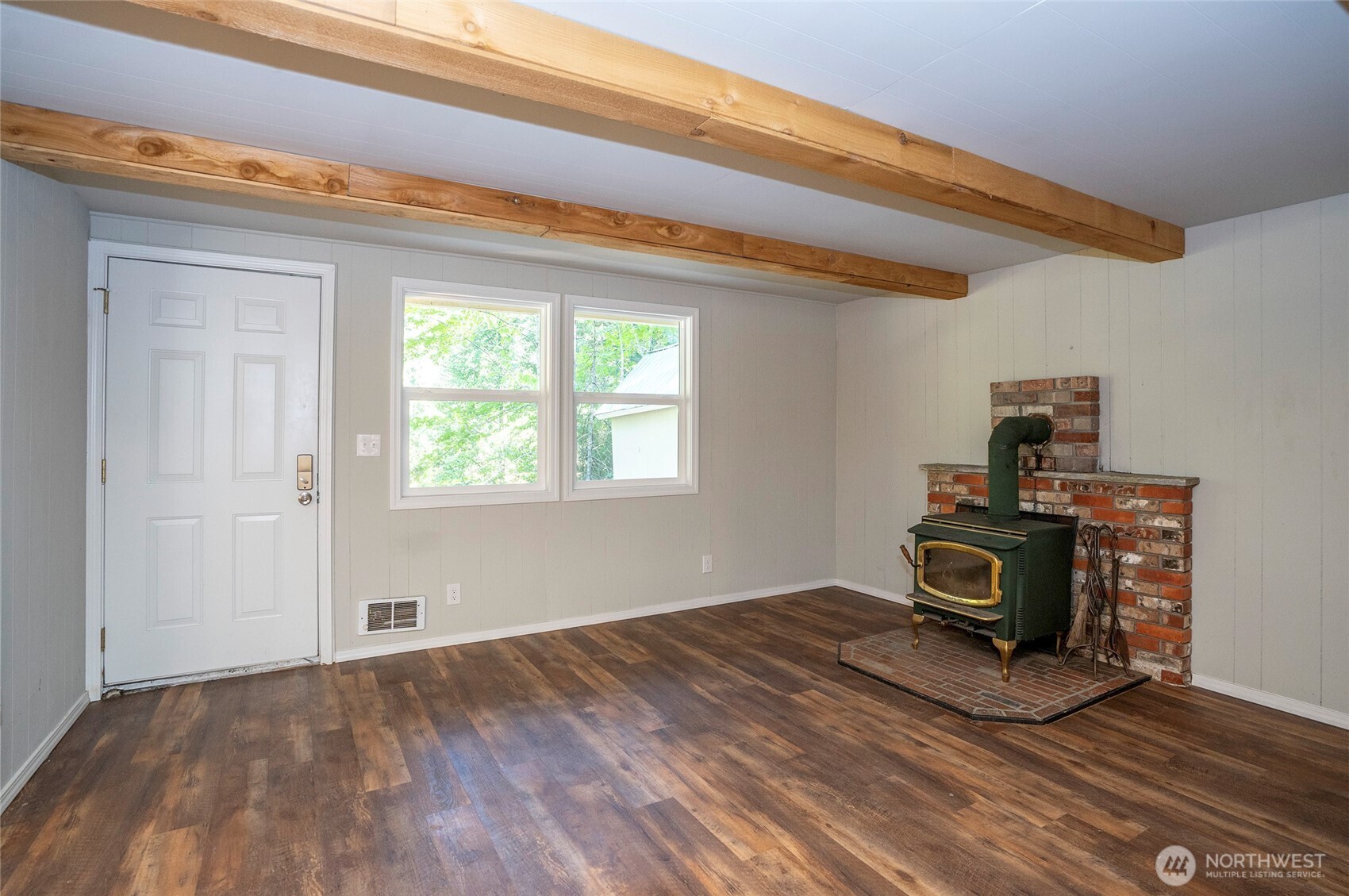 120 Cascade Drive Property Photo 8