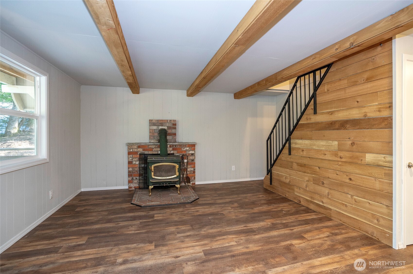 120 Cascade Drive Property Photo 9