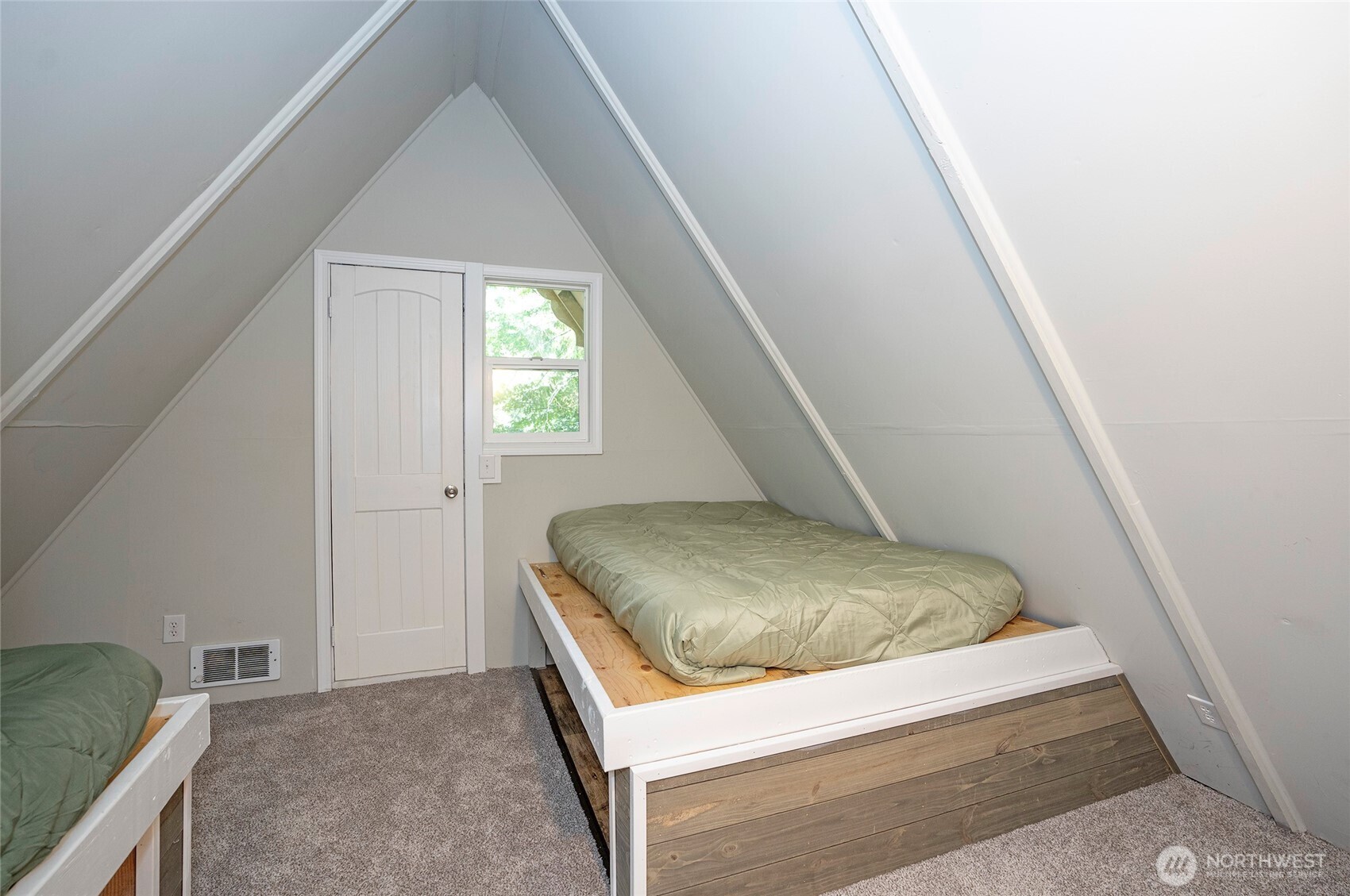 120 Cascade Drive Property Photo 28
