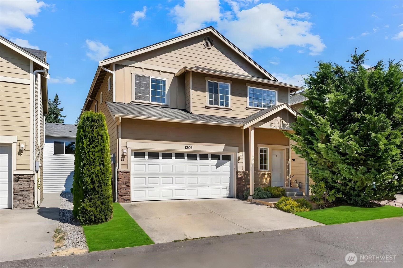 1209 139th Place Property Photo 3