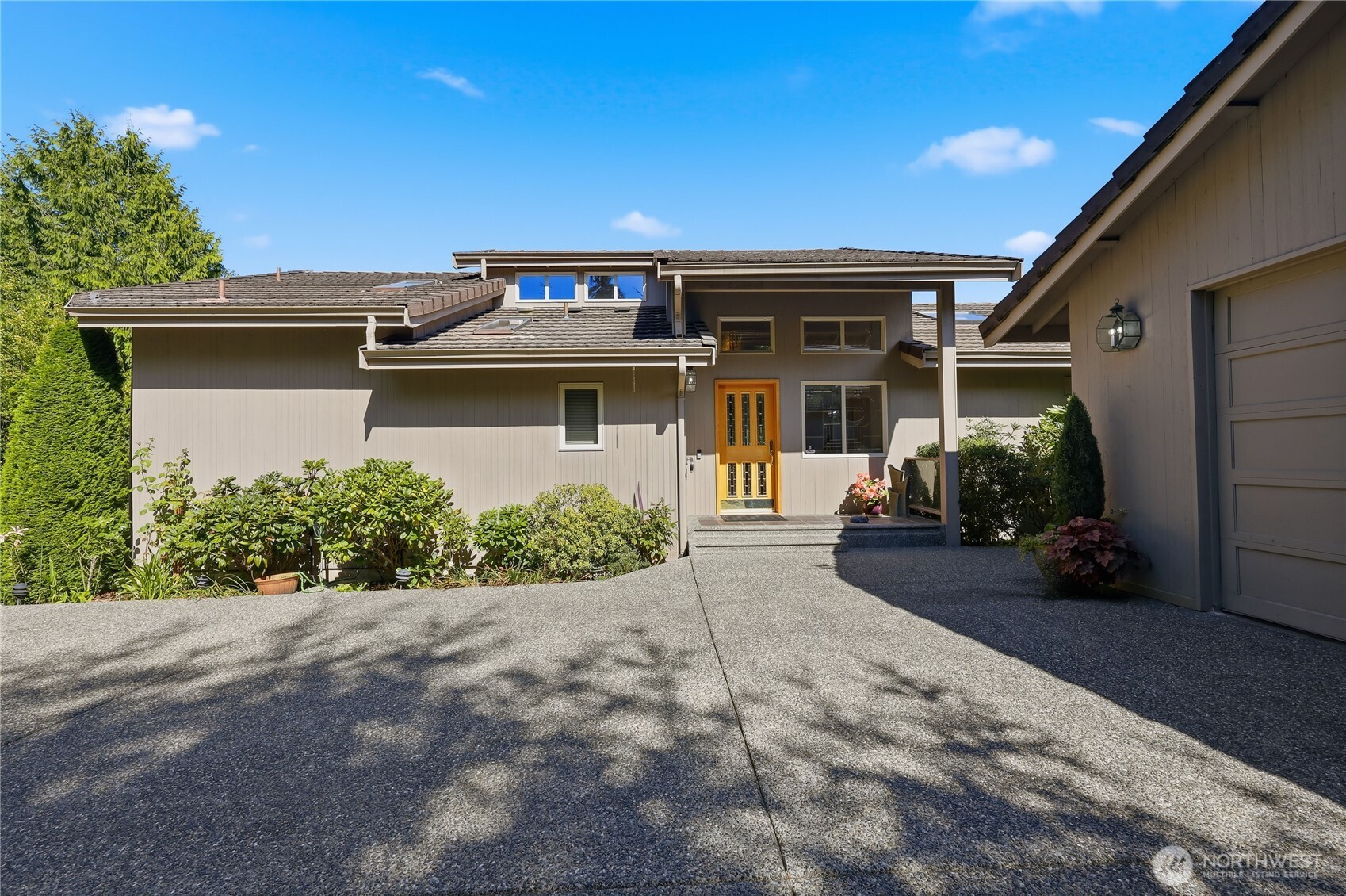 65 Montgomery Court Property Photo 4