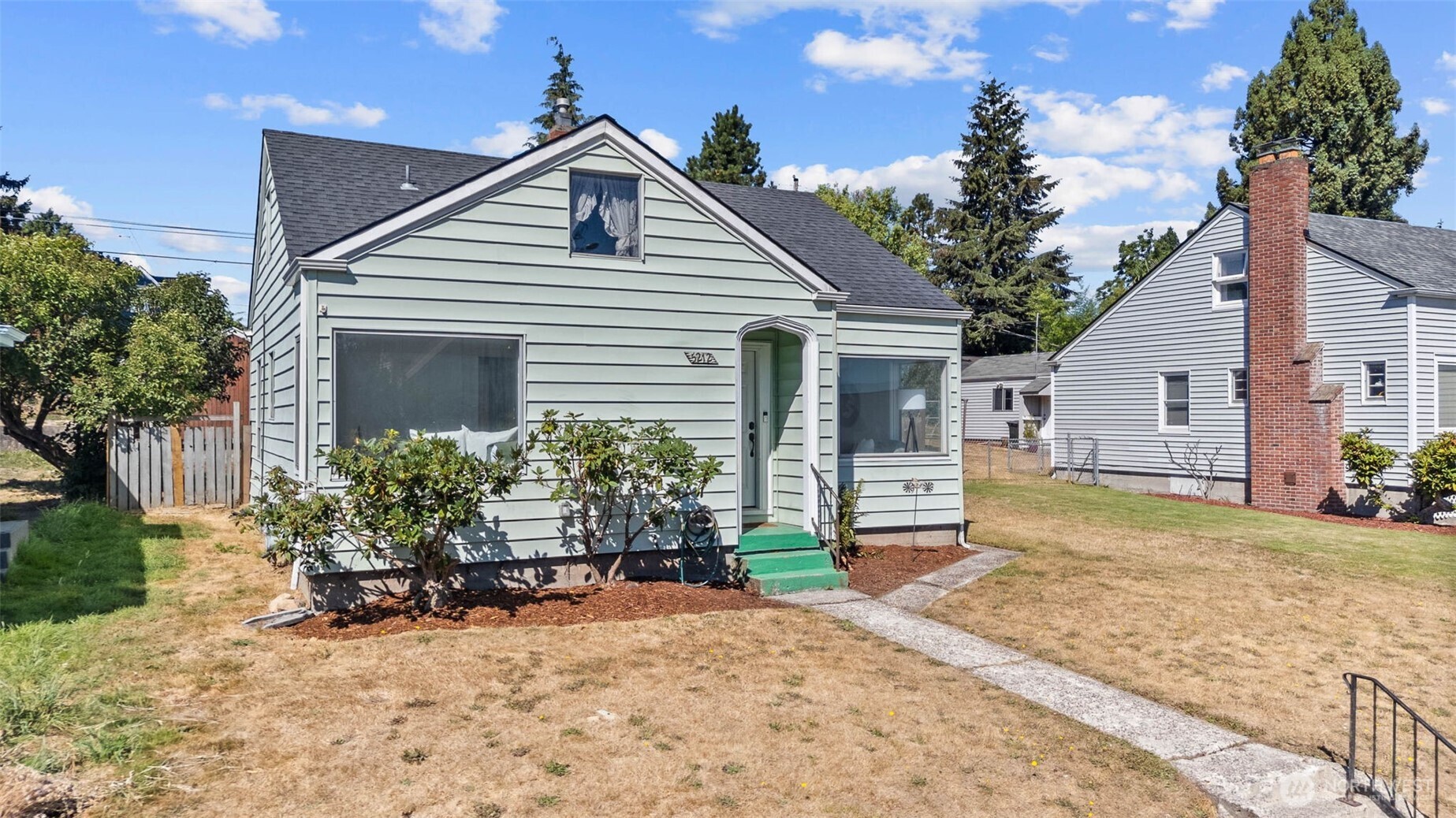 5212 Yakima Avenue Property Photo 2