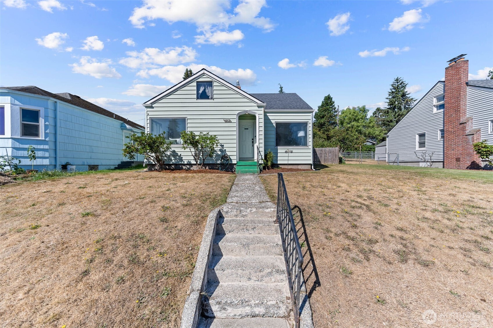 5212 Yakima Avenue Property Photo 4