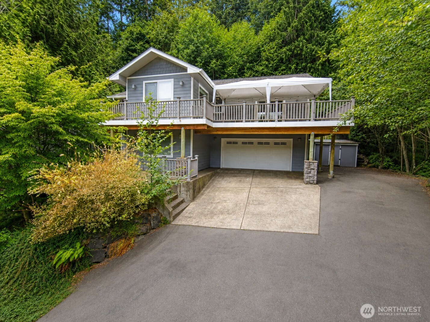 936 Stephenson Drive Property Photo 1