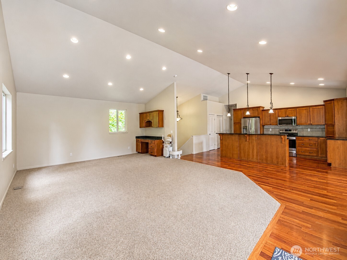 936 Stephenson Drive Property Photo 2