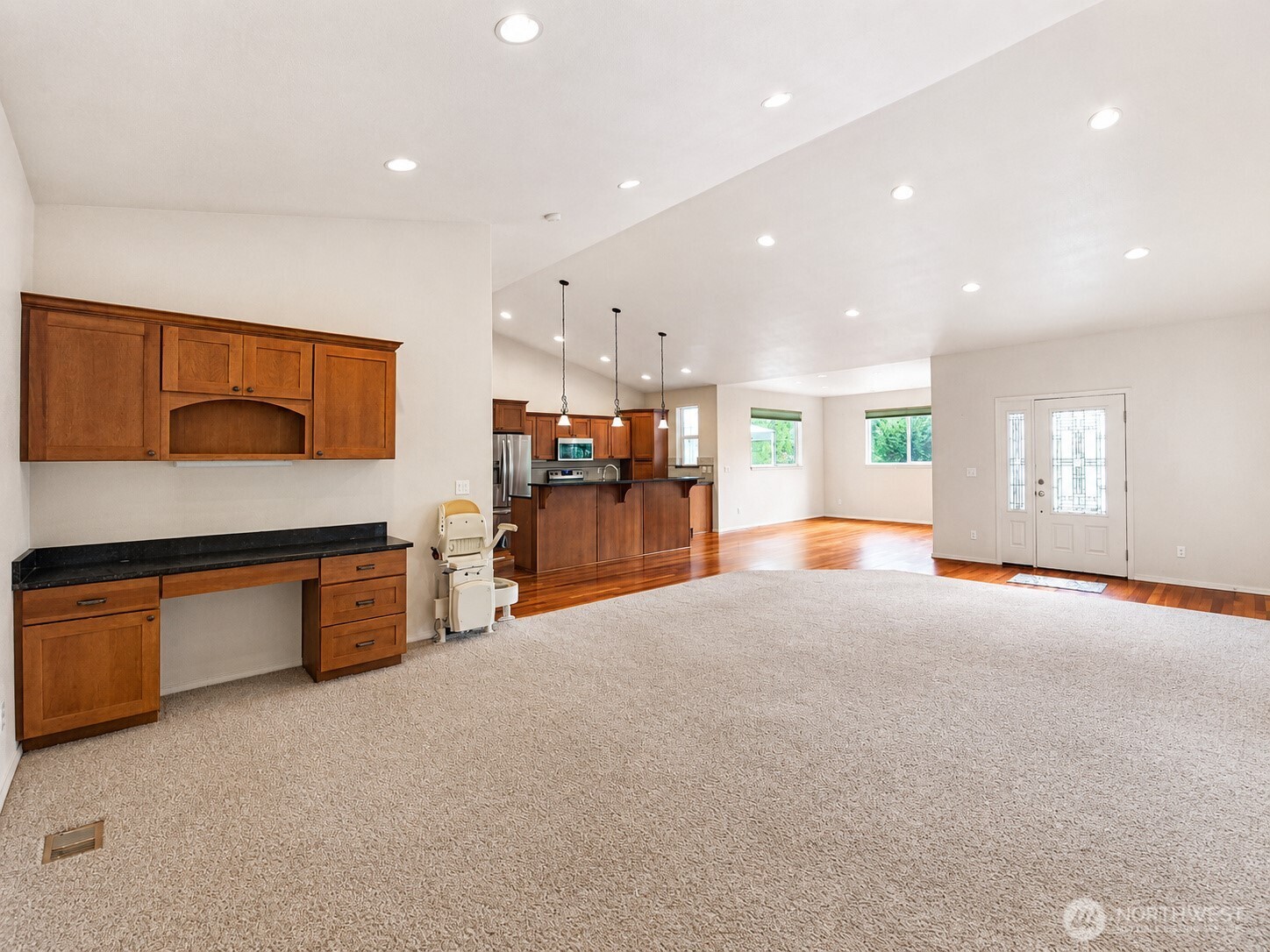 936 Stephenson Drive Property Photo 3