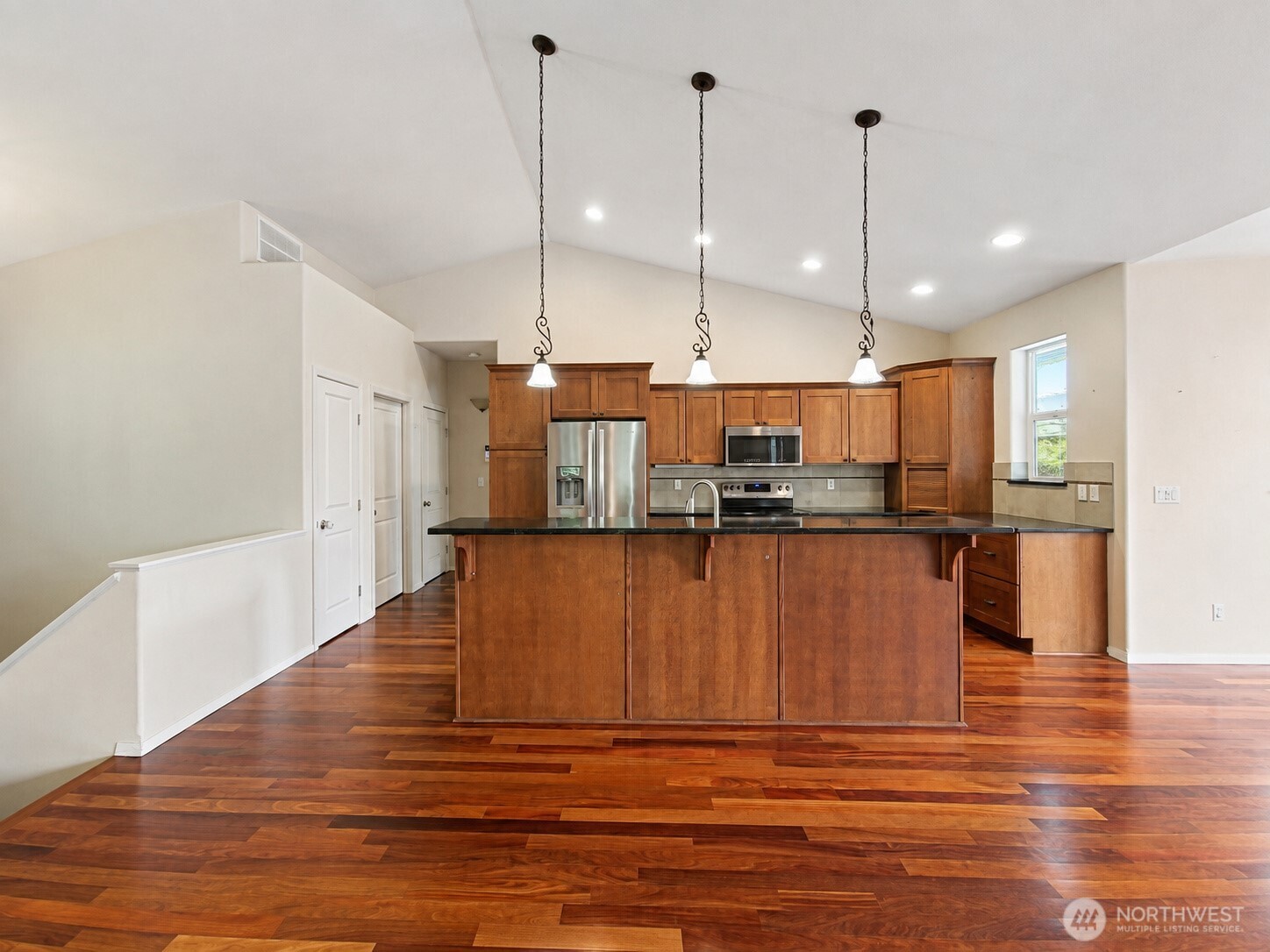 936 Stephenson Drive Property Photo 4