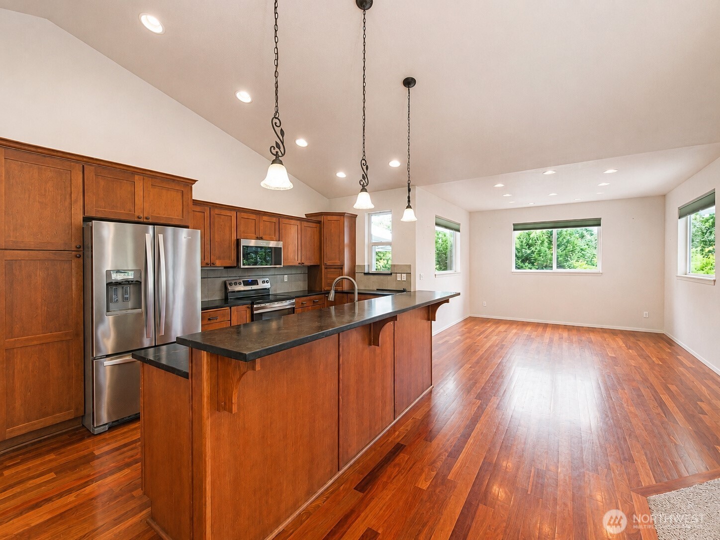 936 Stephenson Drive Property Photo 6