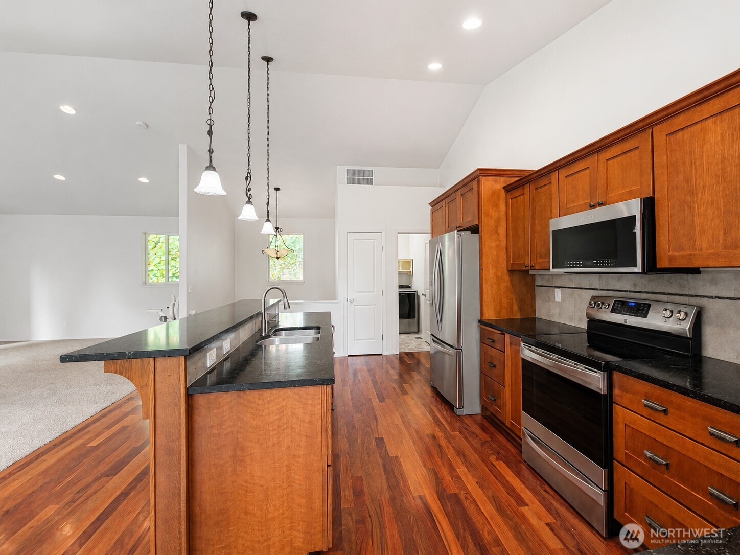 936 Stephenson Drive Property Photo 8