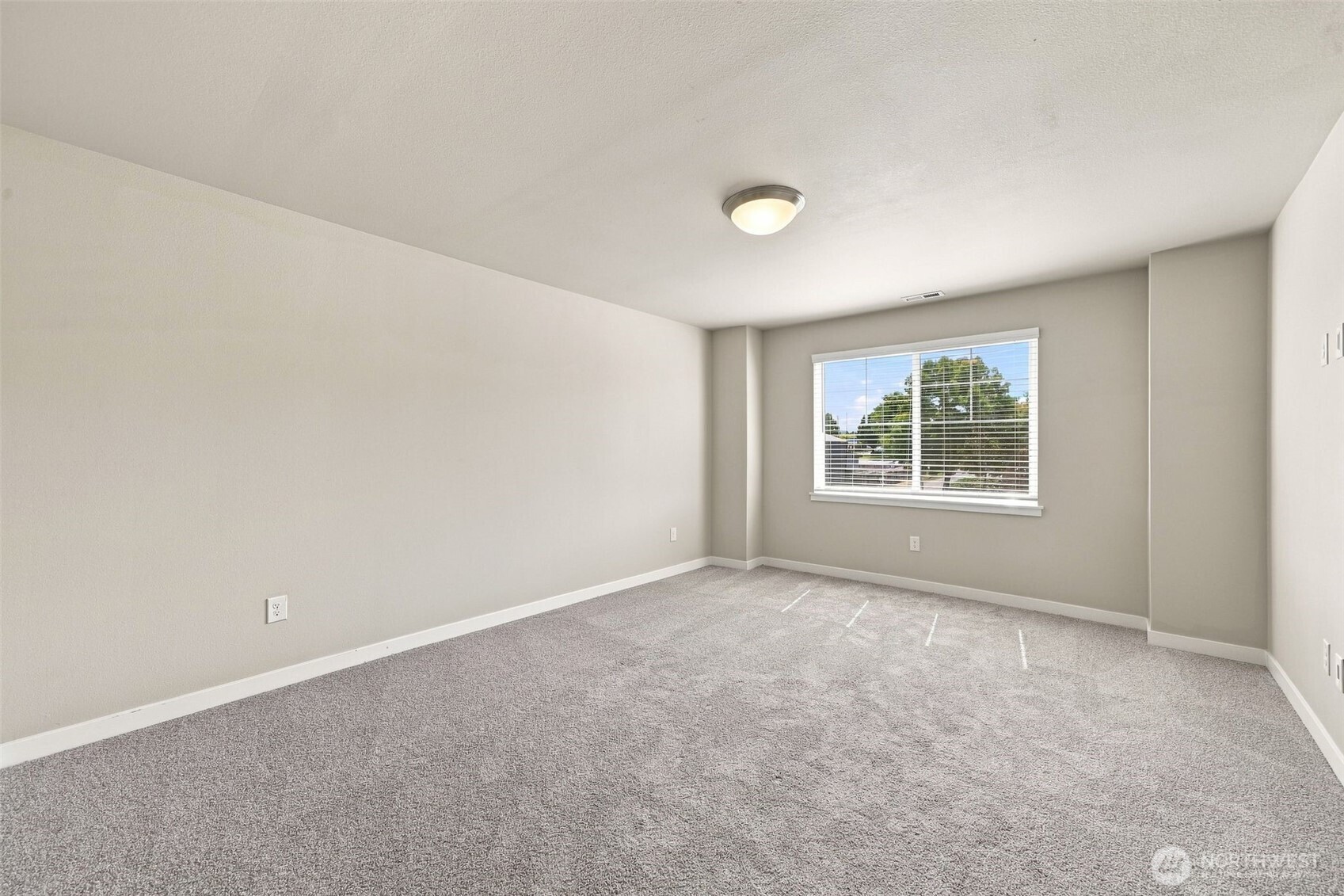 1433 E 48th Street Property Photo 22