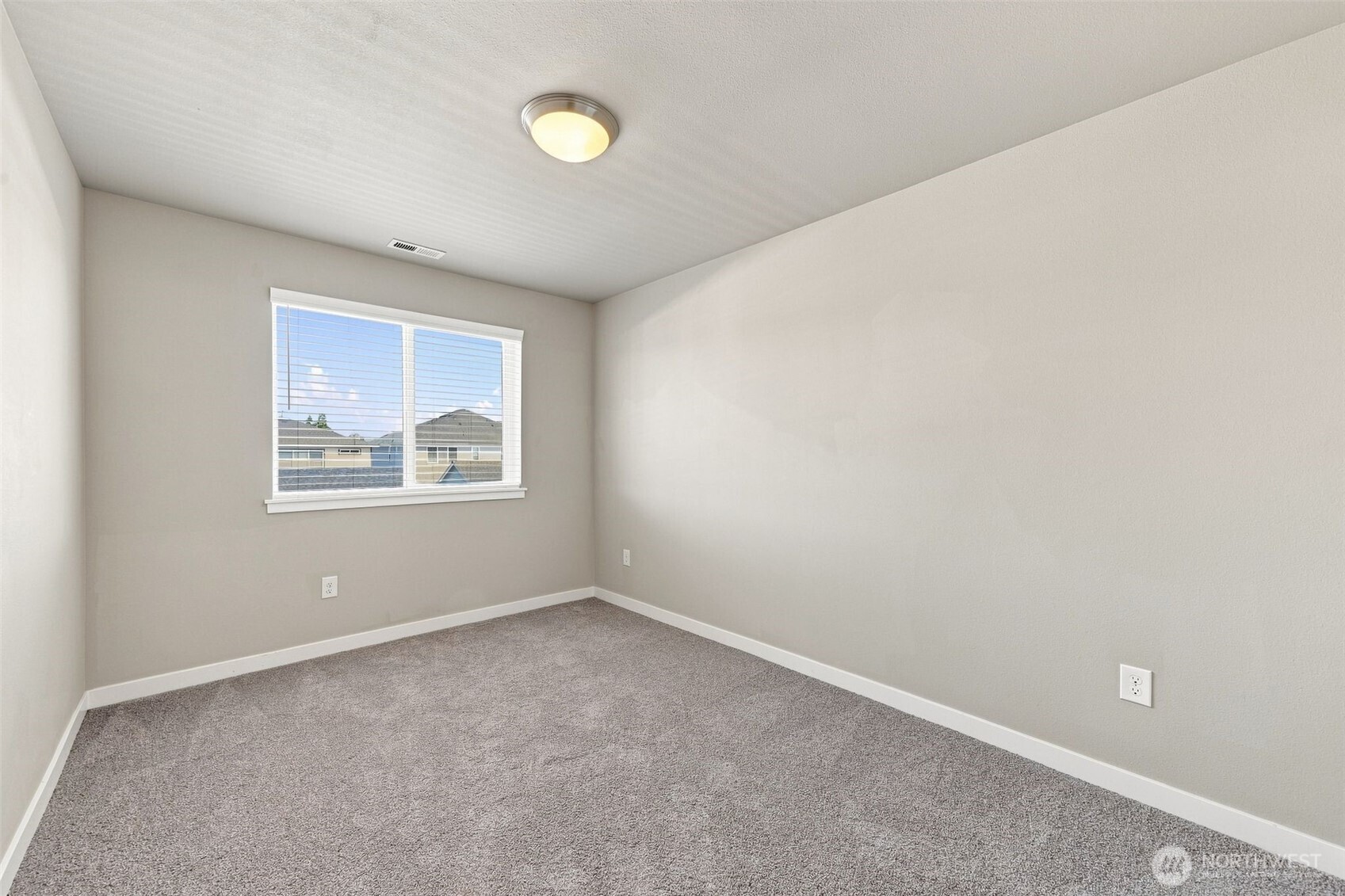 1433 E 48th Street Property Photo 29