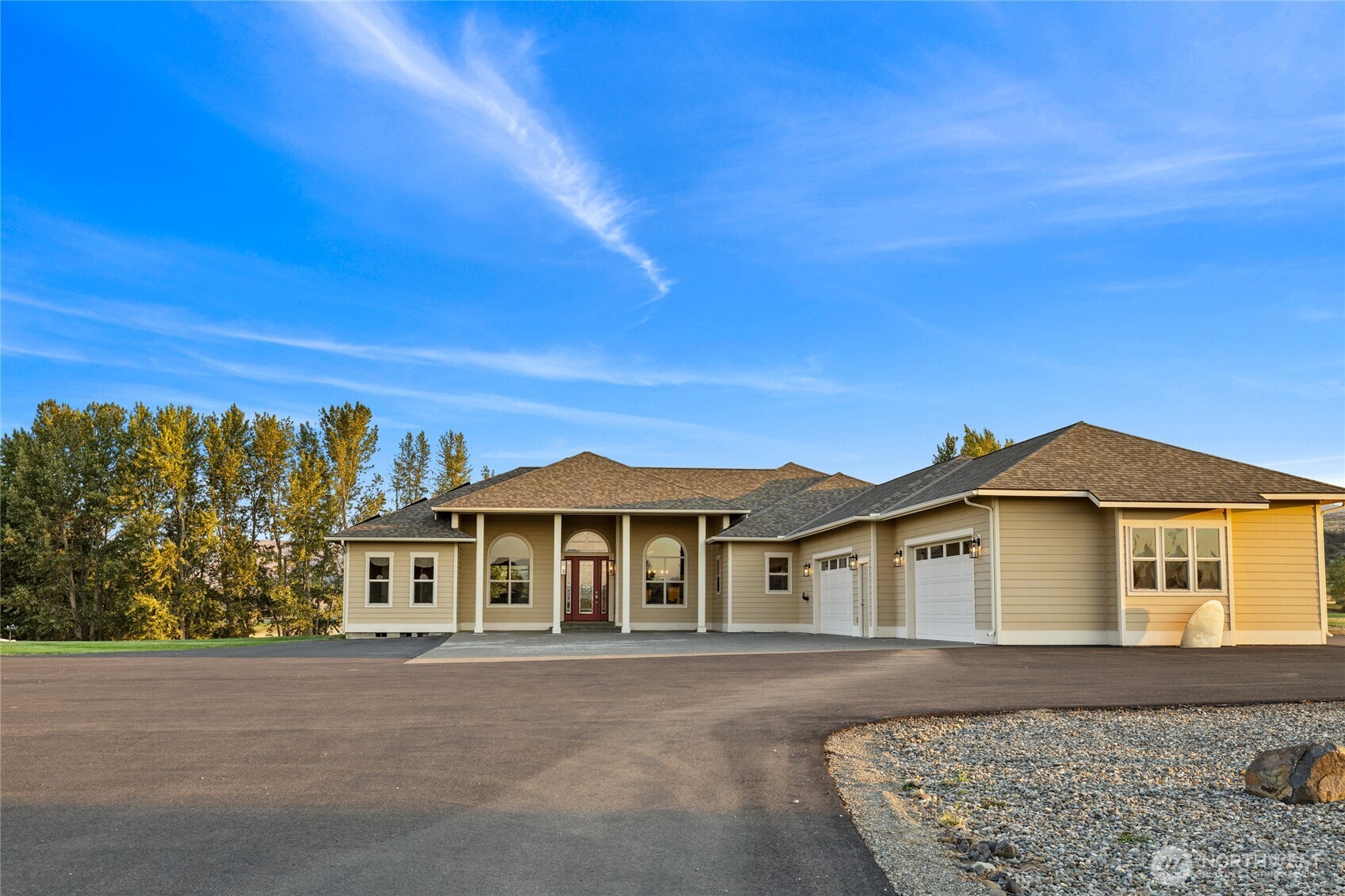 240 Majestic Heights Drive Property Photo 2