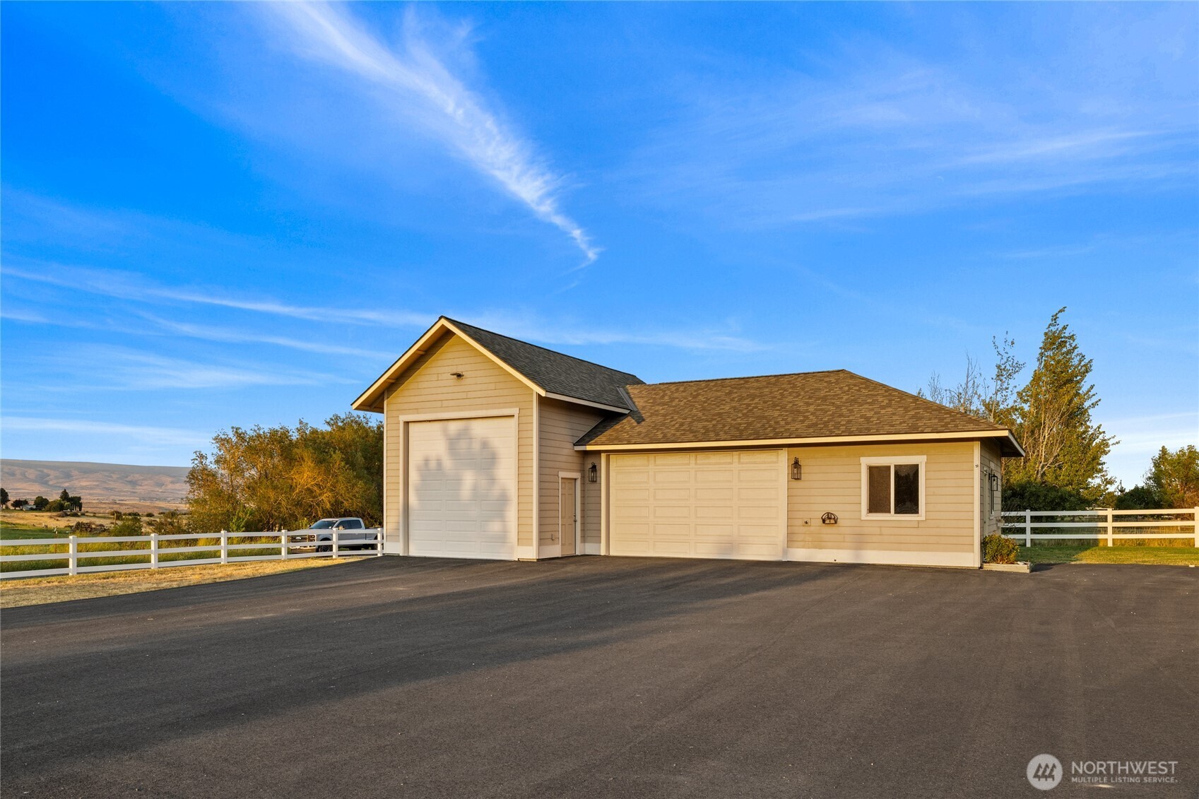 240 Majestic Heights Drive Property Photo 6